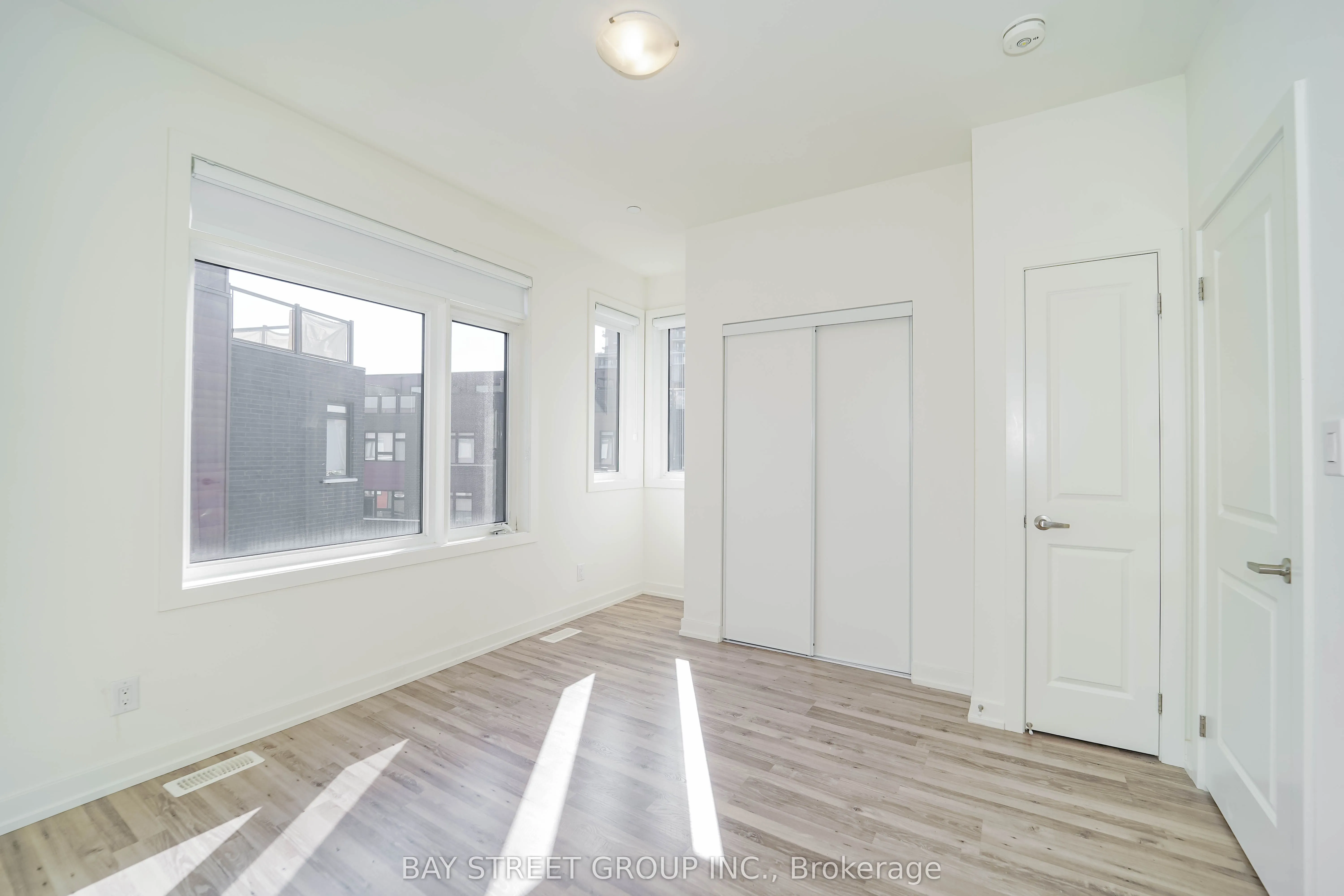 370 Red Maple Road, #10