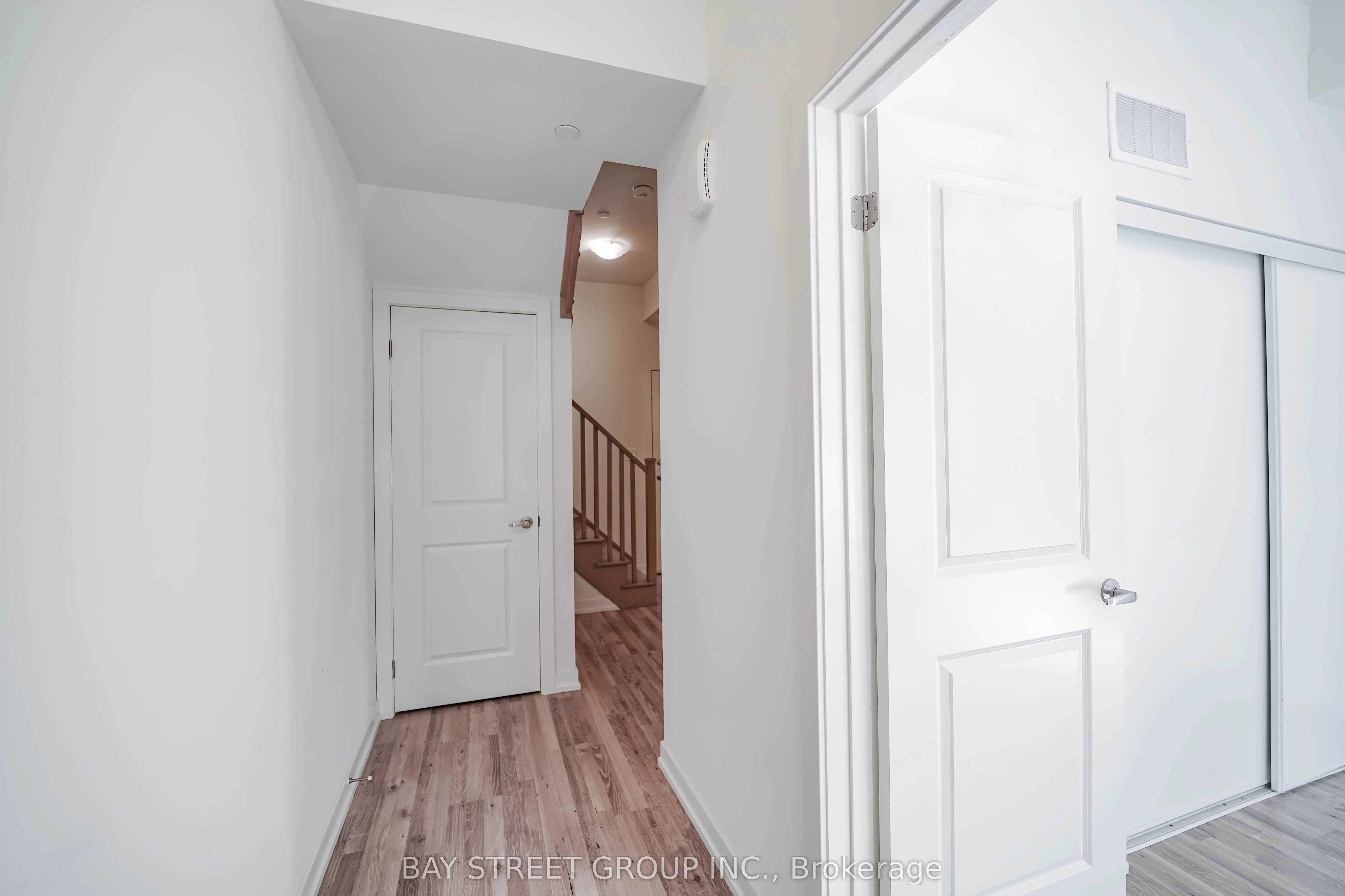 370 Red Maple Road, #10