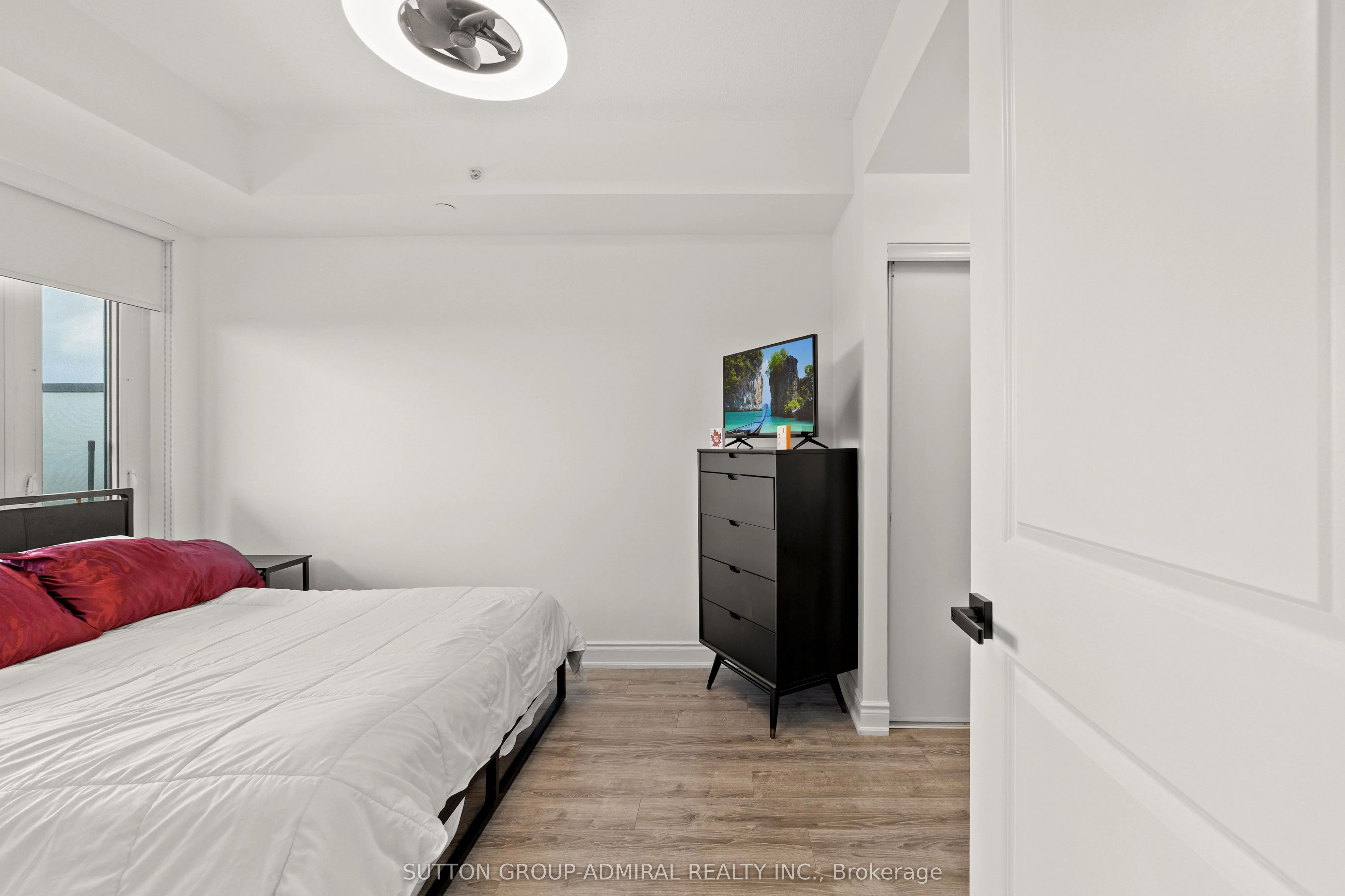 9618 Yonge Street, #916