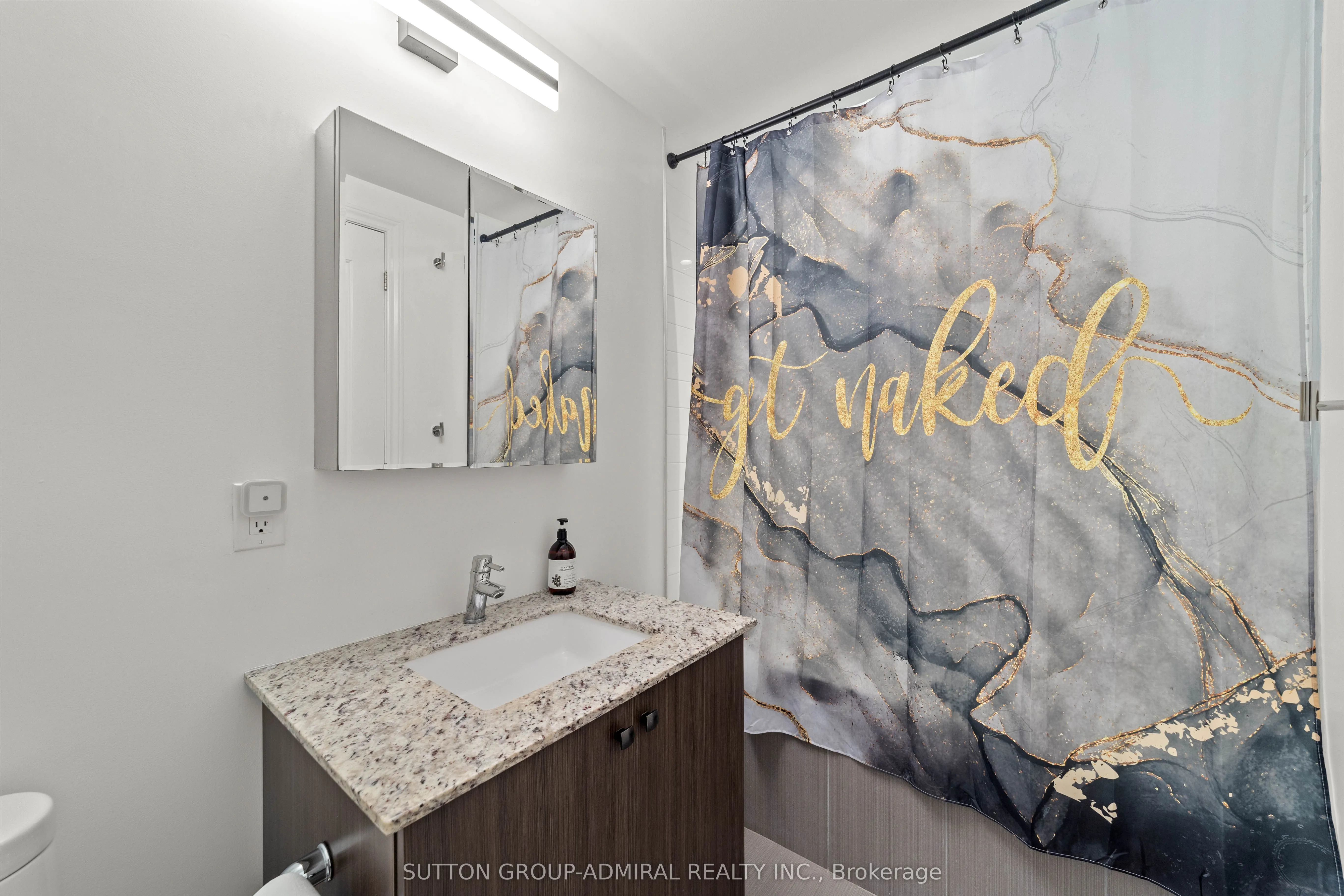 9618 Yonge Street, #916