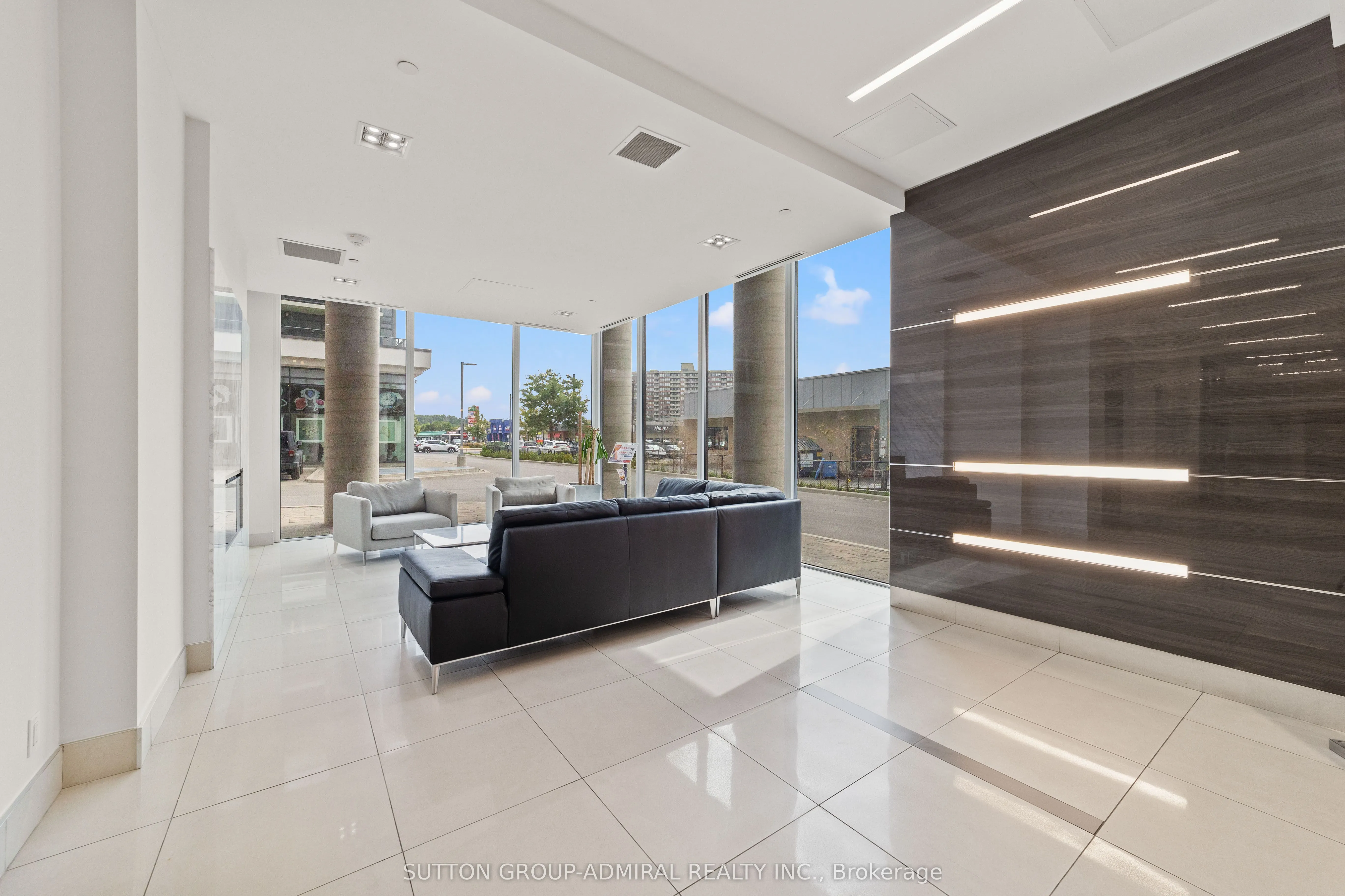 9618 Yonge Street, #916