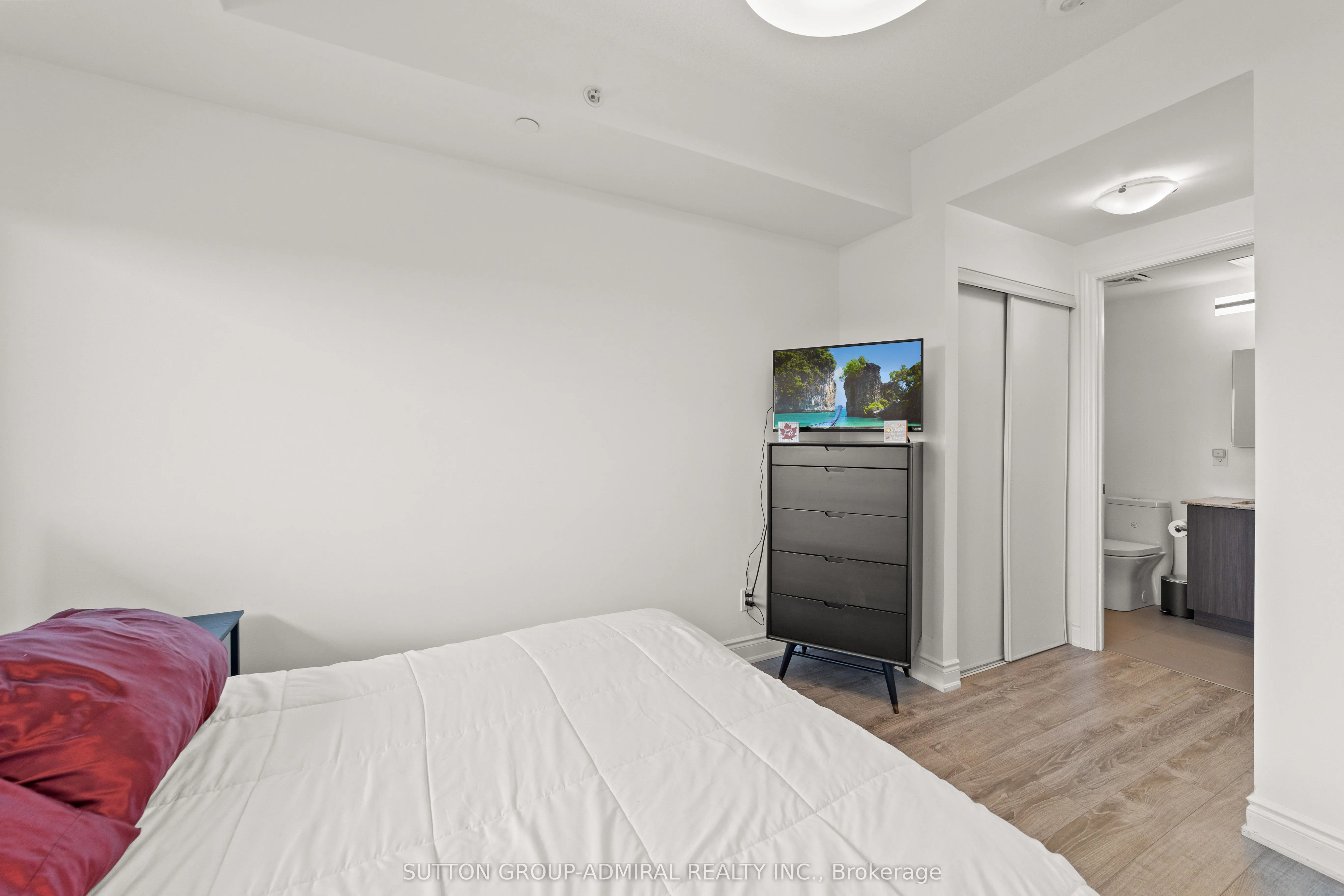 9618 Yonge Street, #916