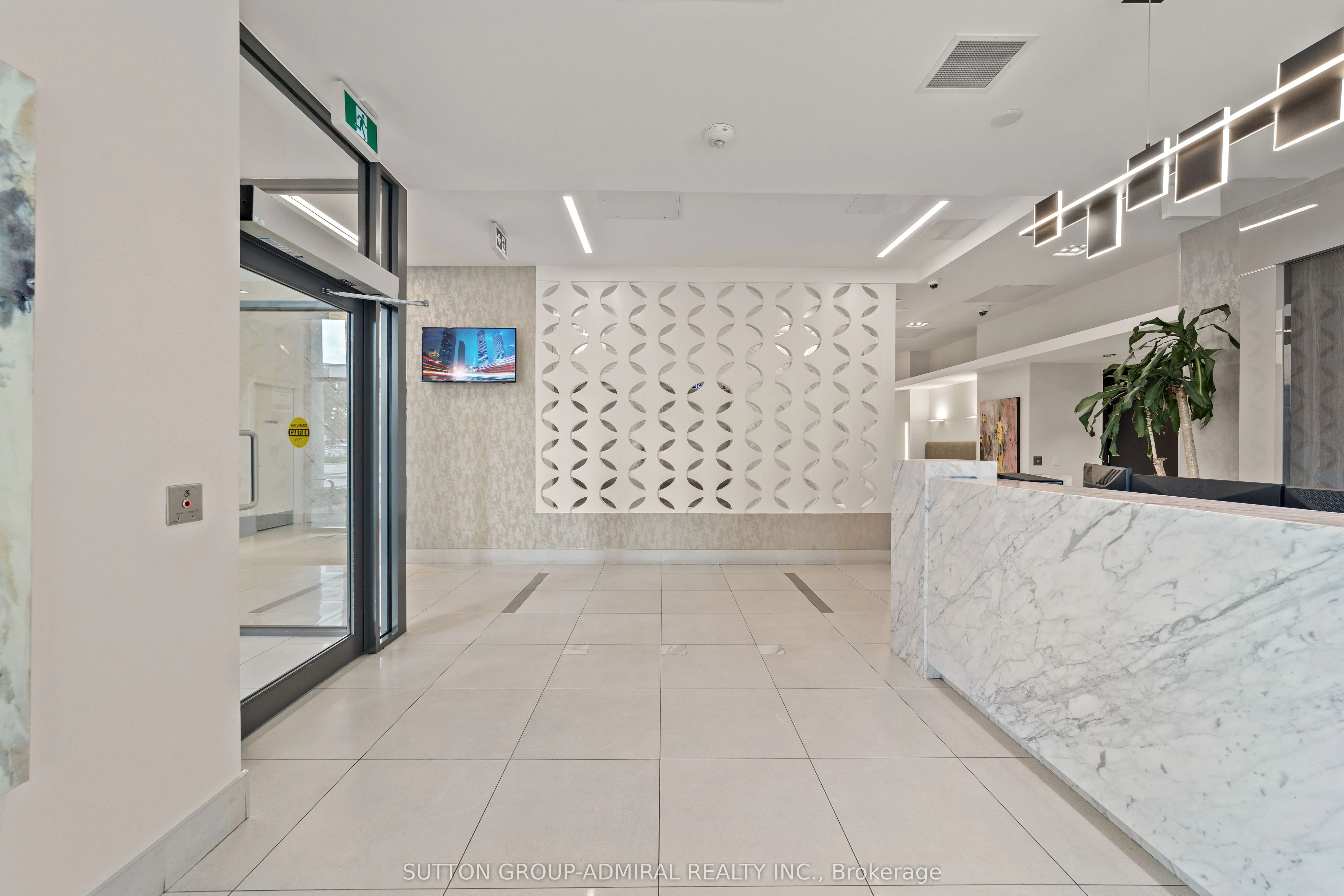 9618 Yonge Street, #916