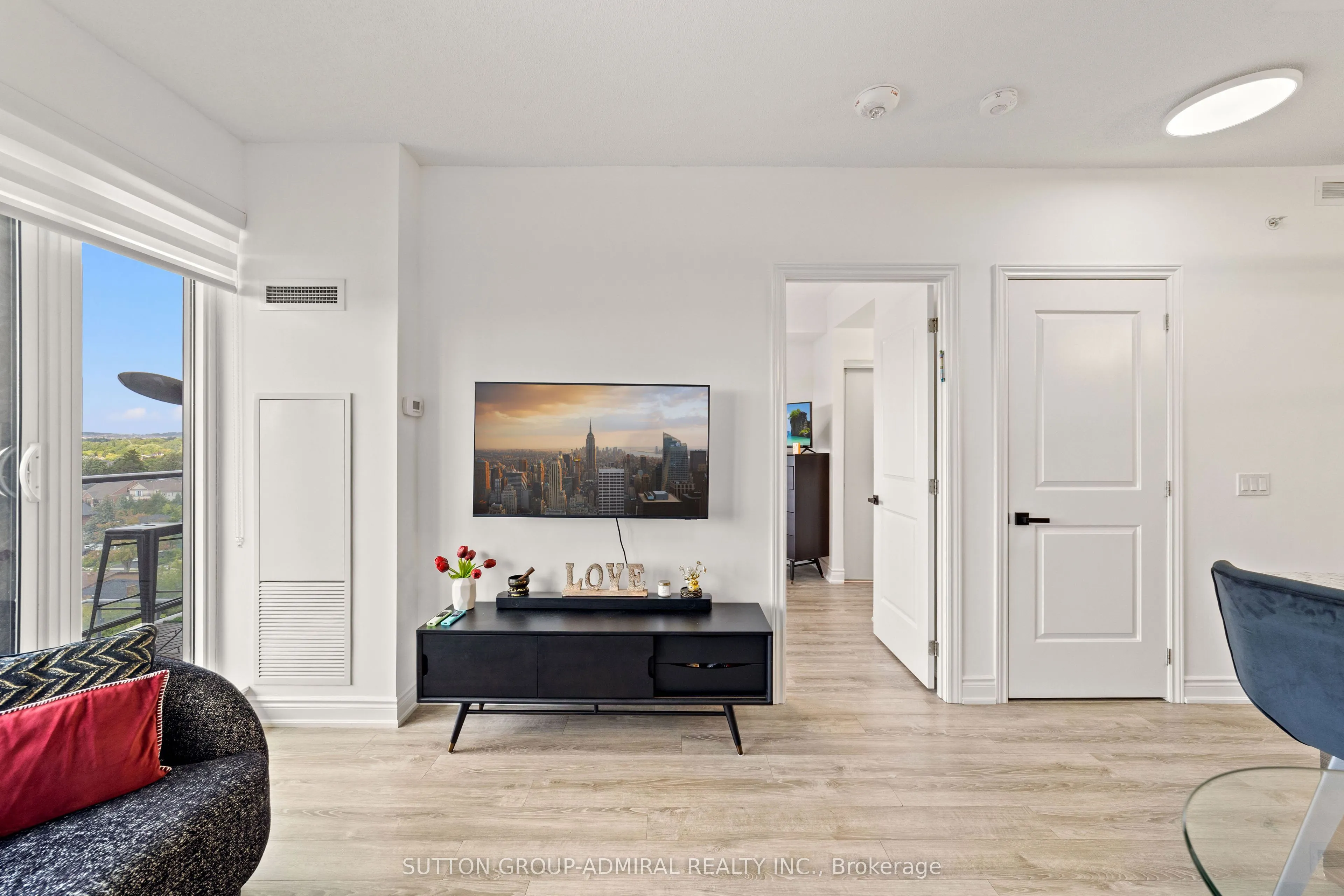 9618 Yonge Street, #916