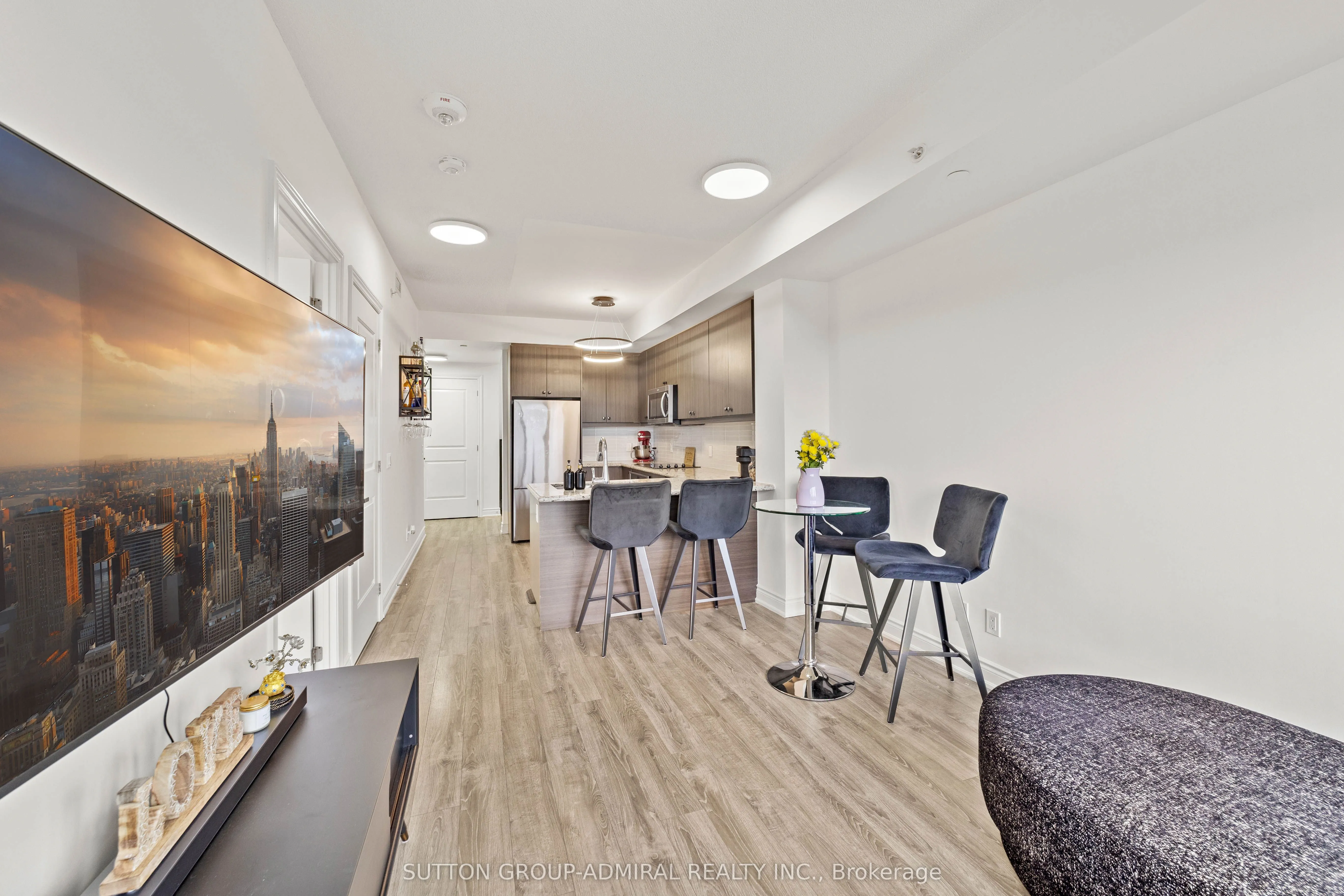 9618 Yonge Street, #916