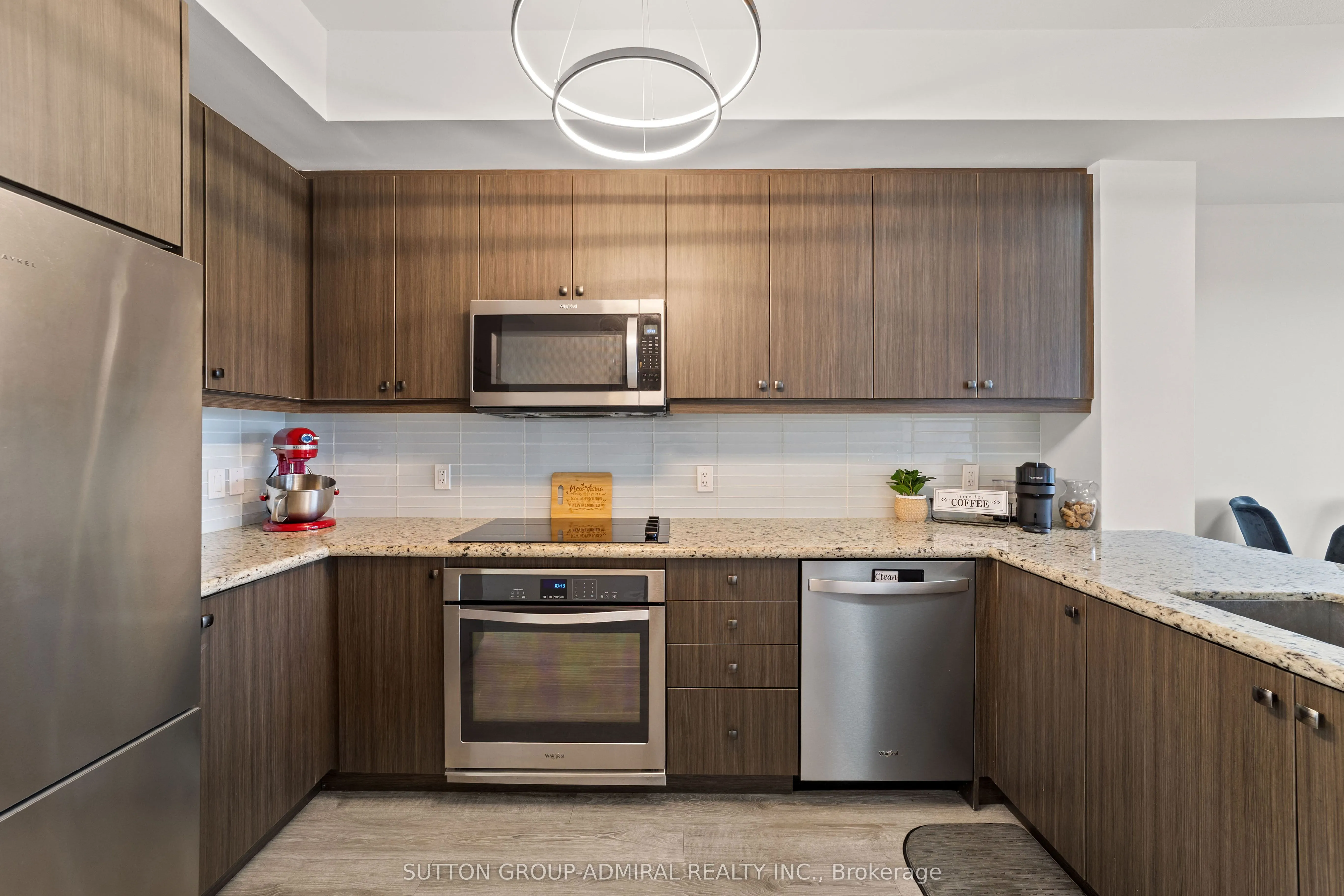 9618 Yonge Street, #916