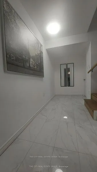 22 Pineway Avenue, #Main Floor