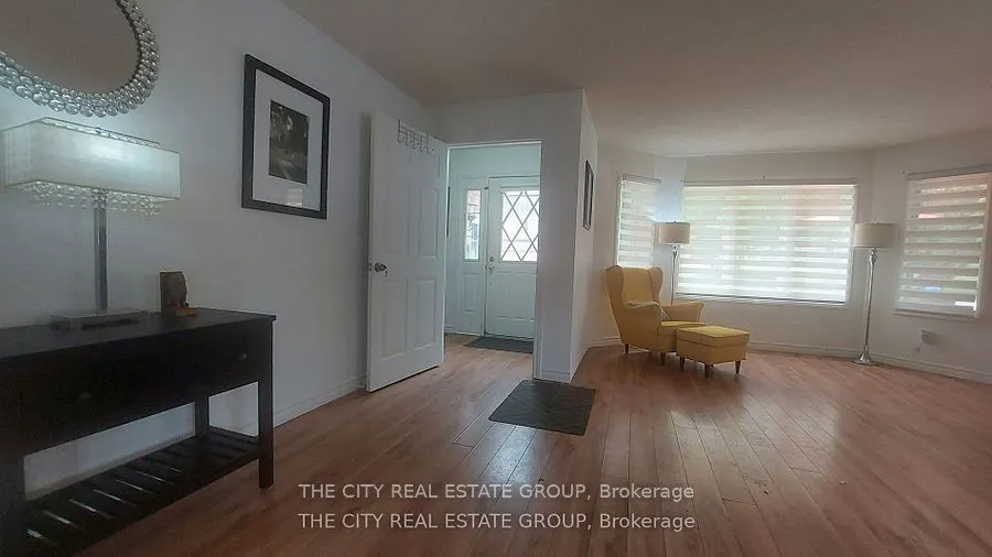 22 Pineway Avenue, #Main Floor