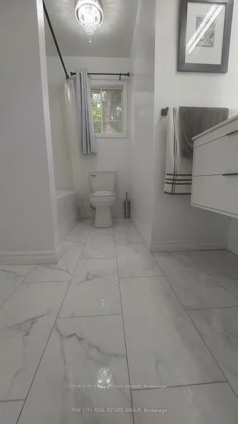 22 Pineway Avenue, #Main Floor