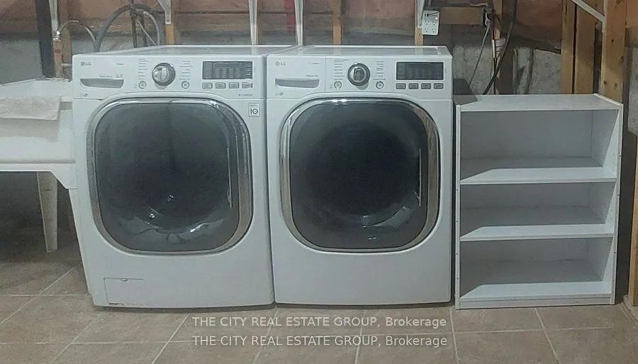 22 Pineway Avenue, #Main Floor