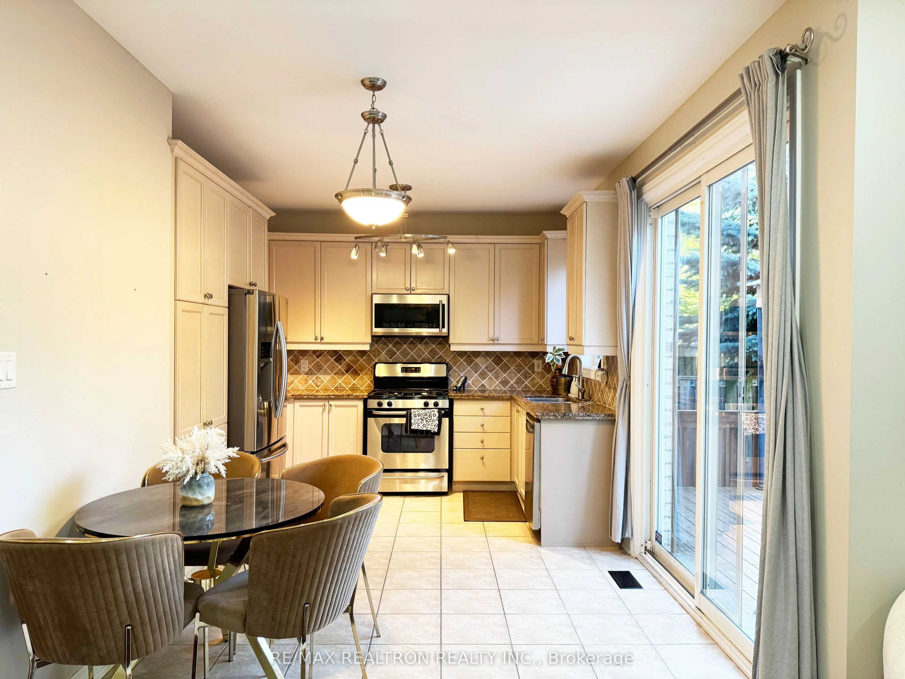 109 Thomas Legge Crescent