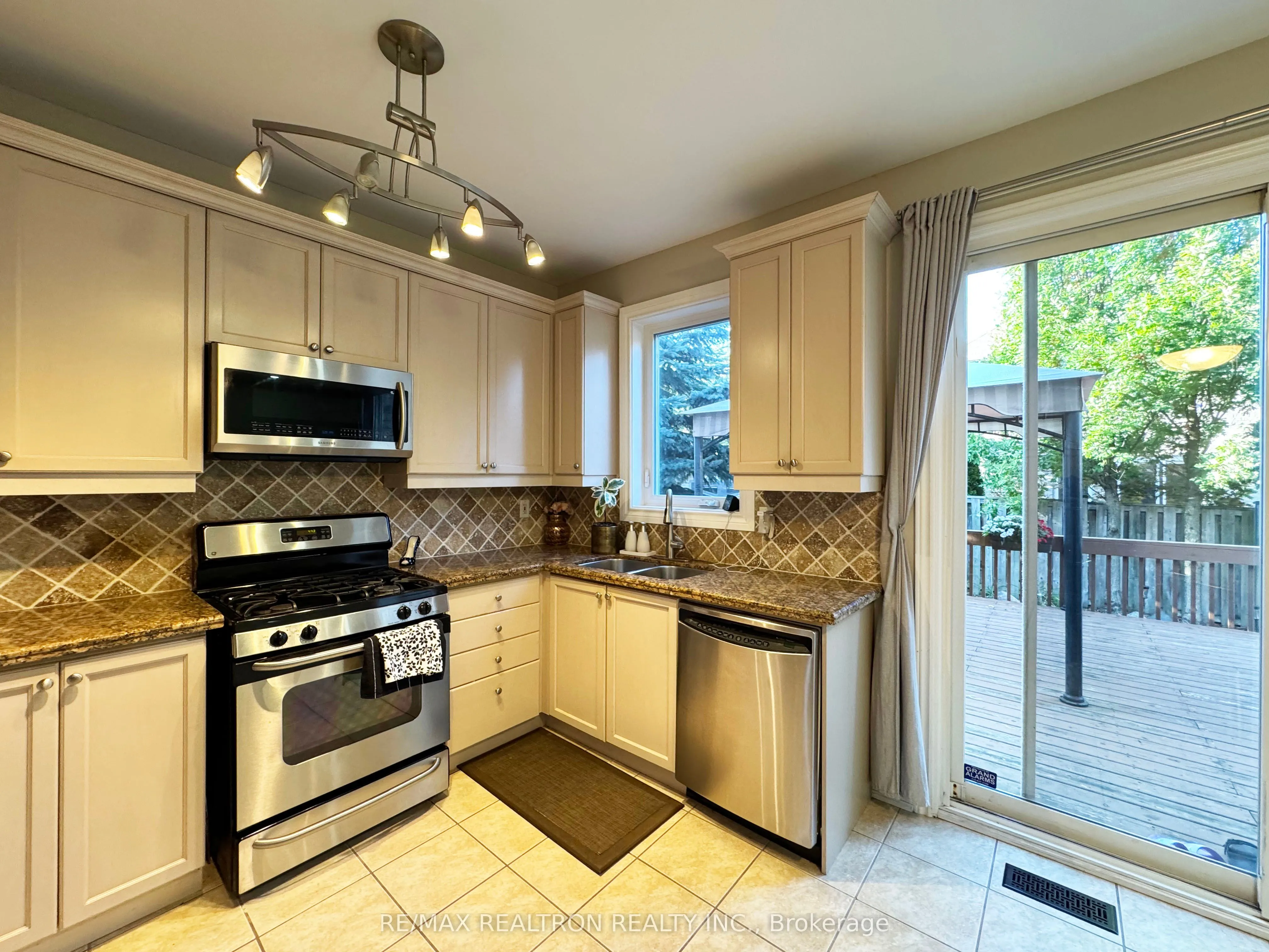 109 Thomas Legge Crescent