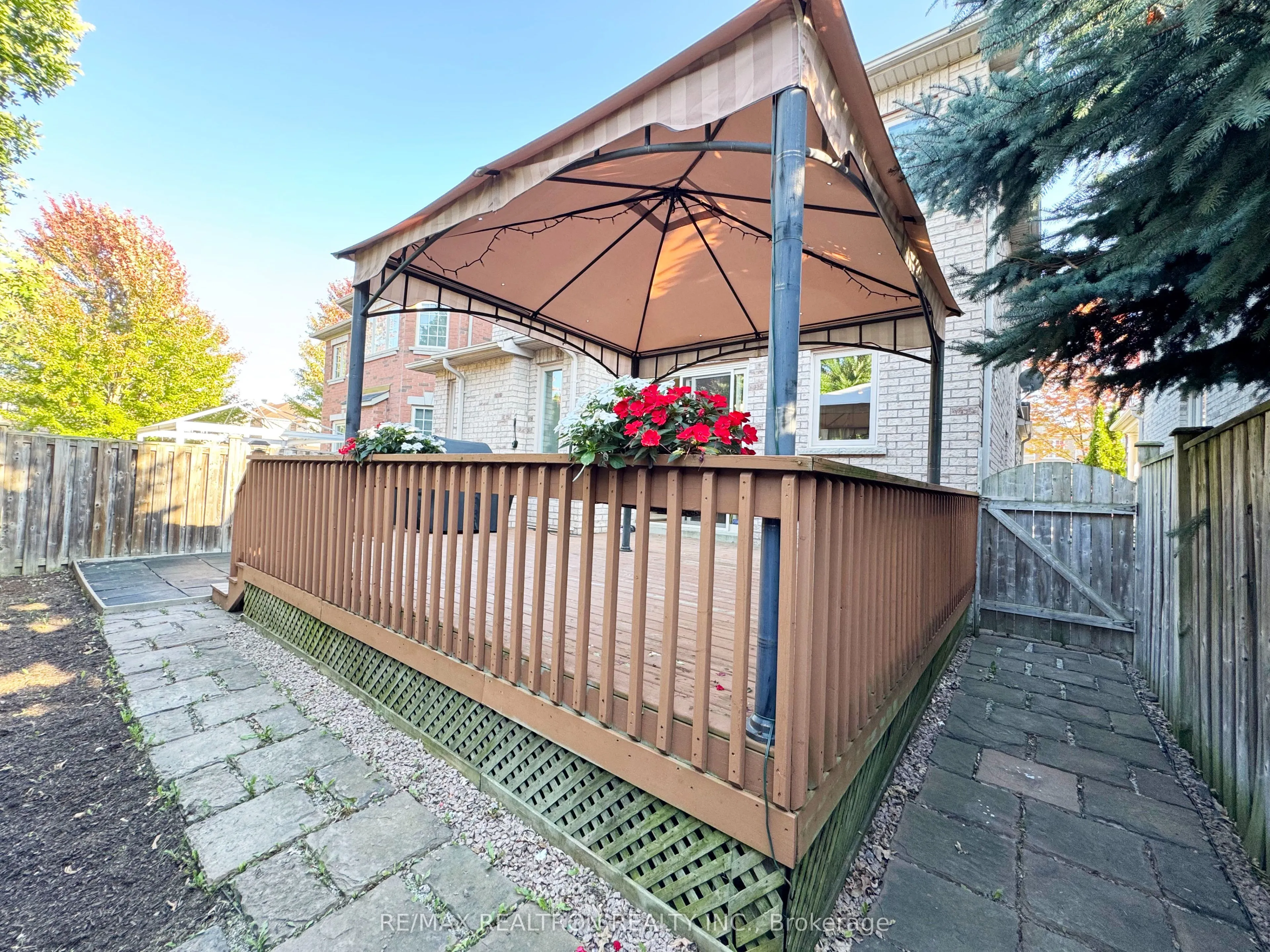 109 Thomas Legge Crescent