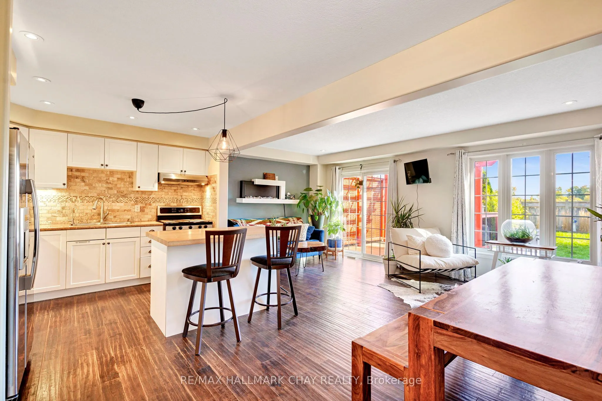 35 BANTING Crescent