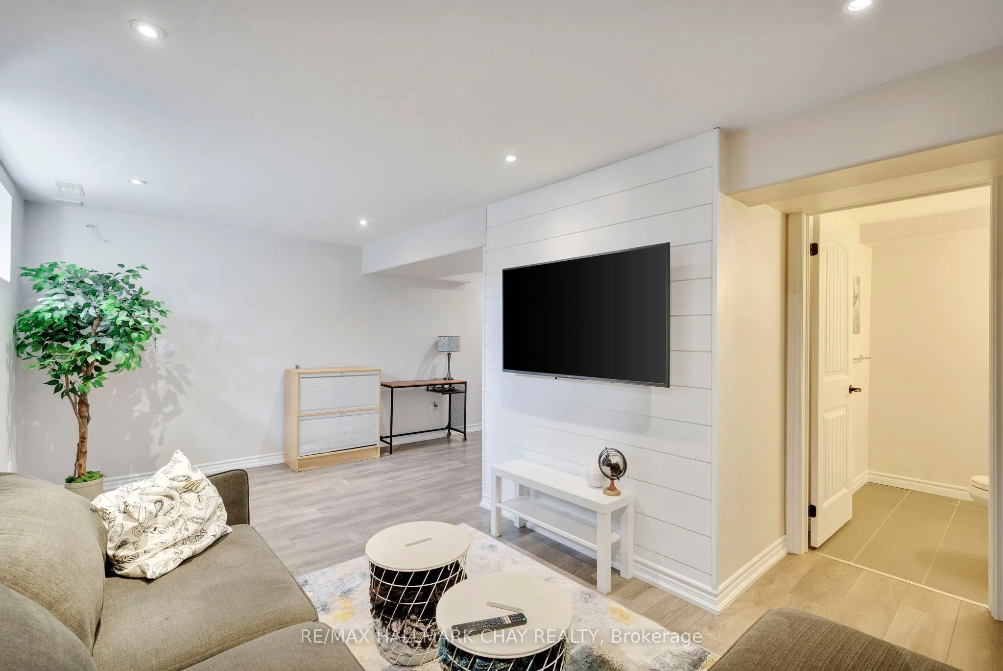 35 BANTING Crescent