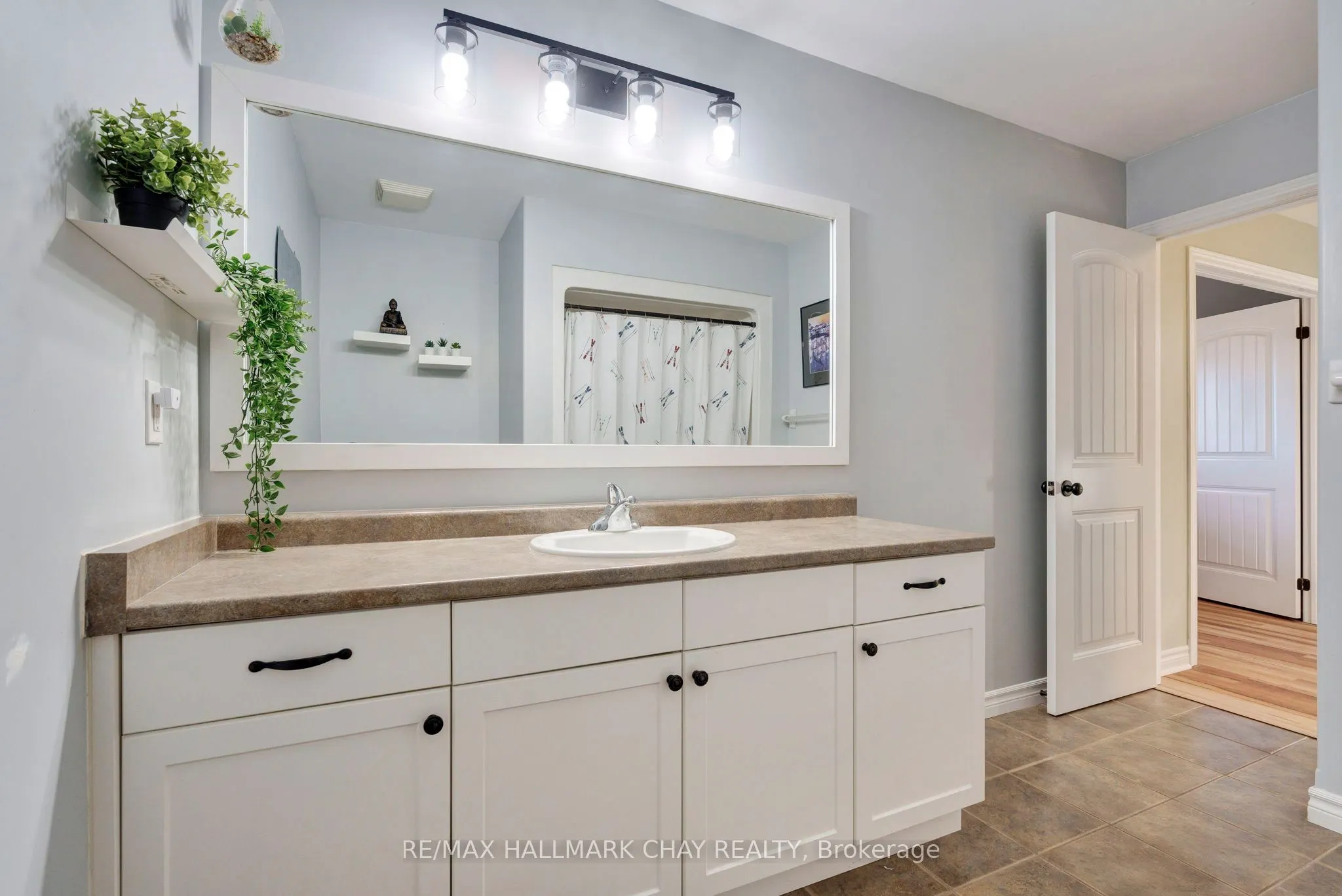 35 BANTING Crescent