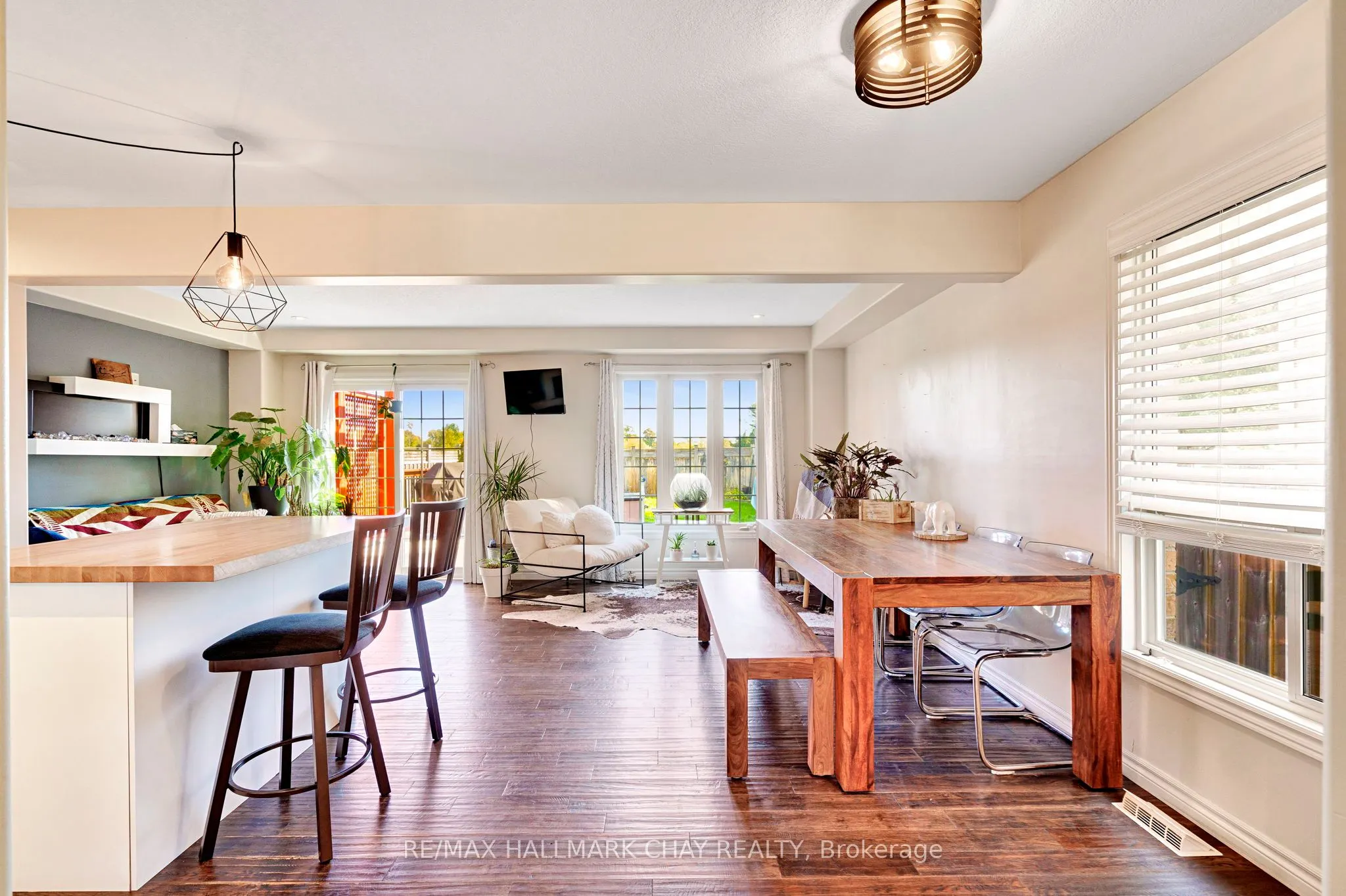 35 BANTING Crescent