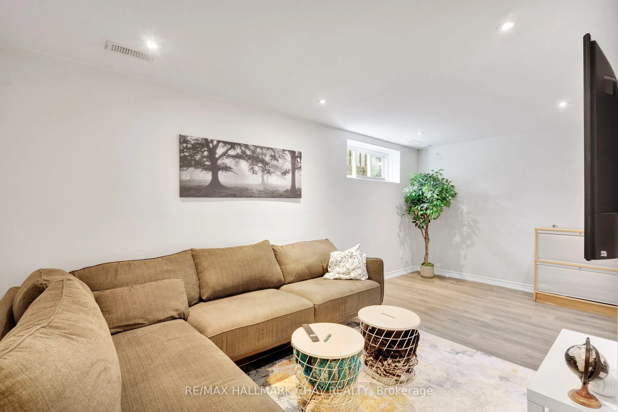 35 BANTING Crescent