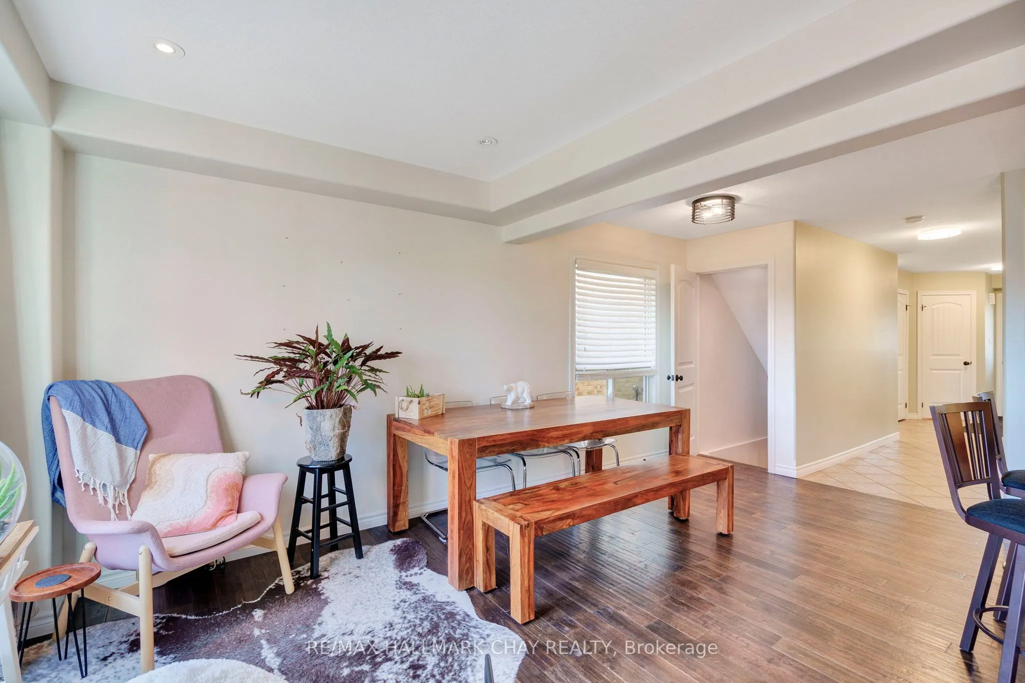 35 BANTING Crescent