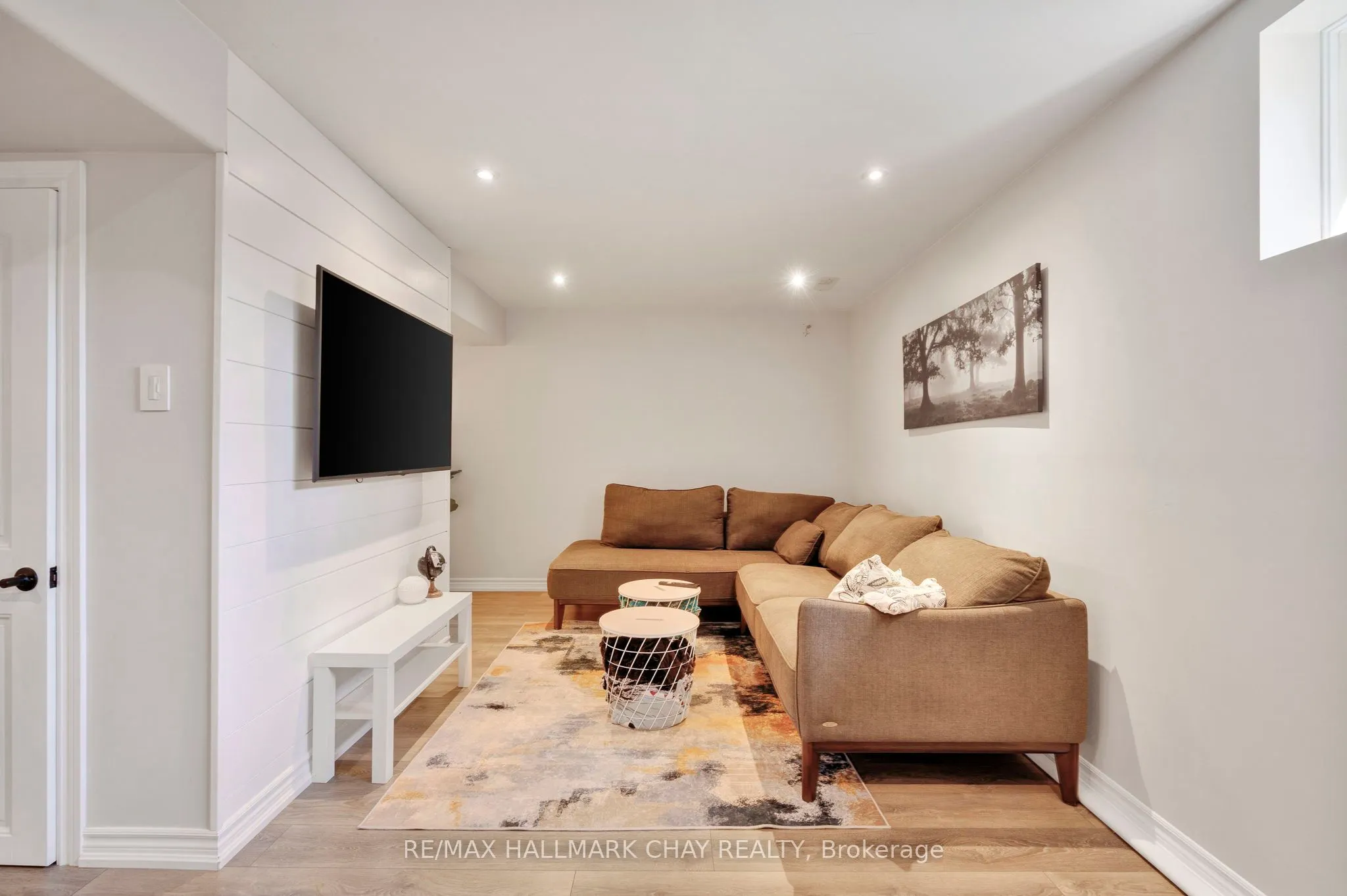 35 BANTING Crescent