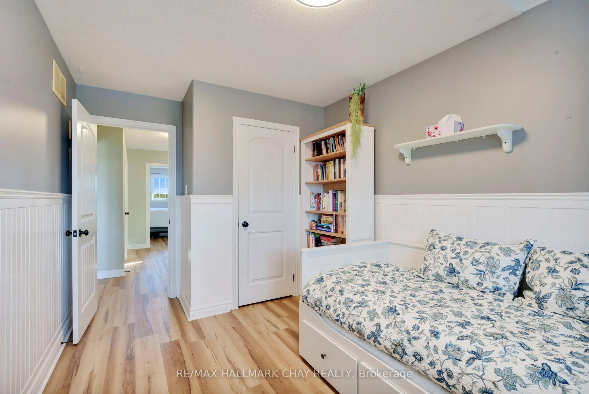 35 BANTING Crescent