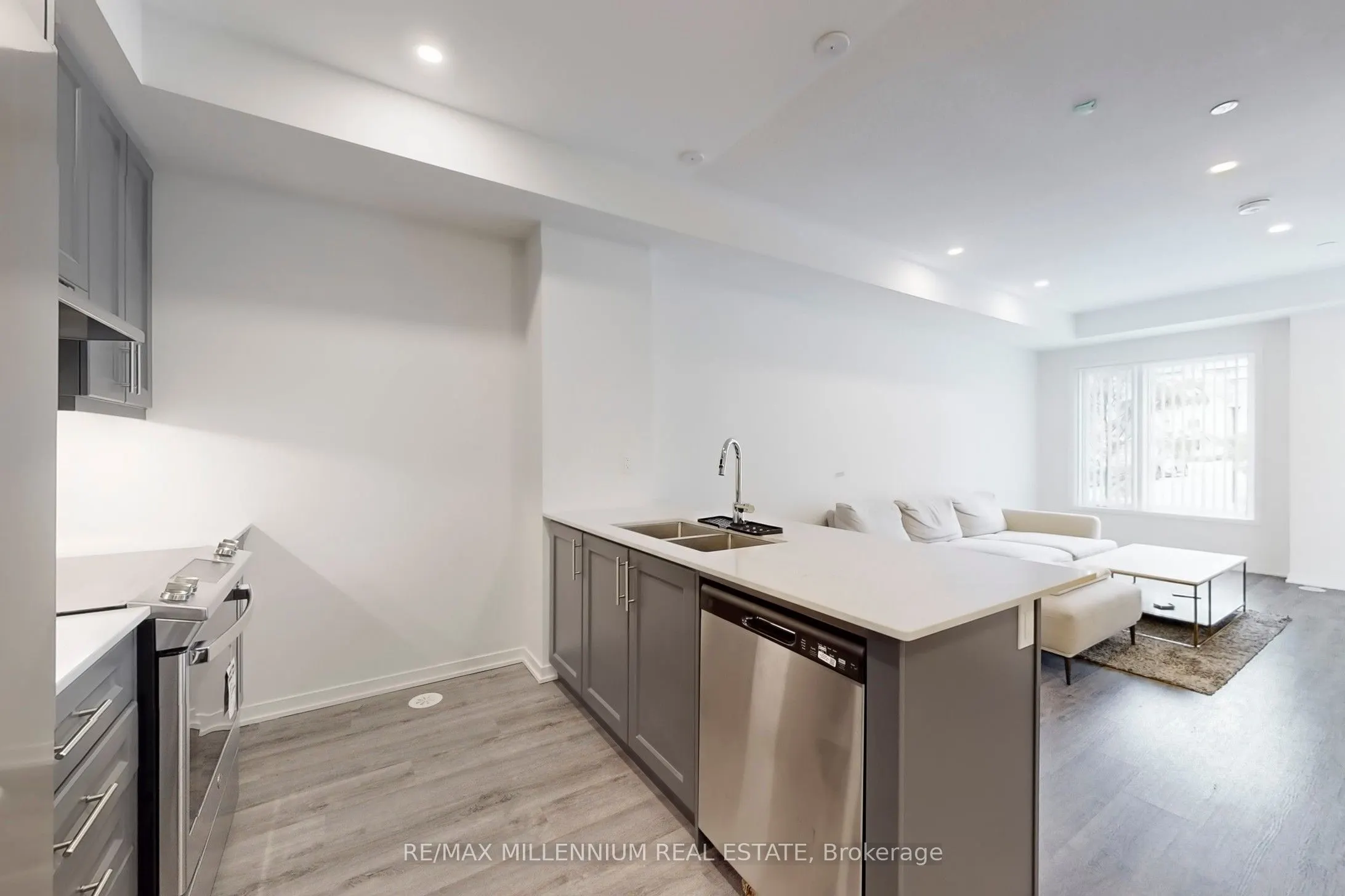 100 Honeycrisp Crescent, #TH 350