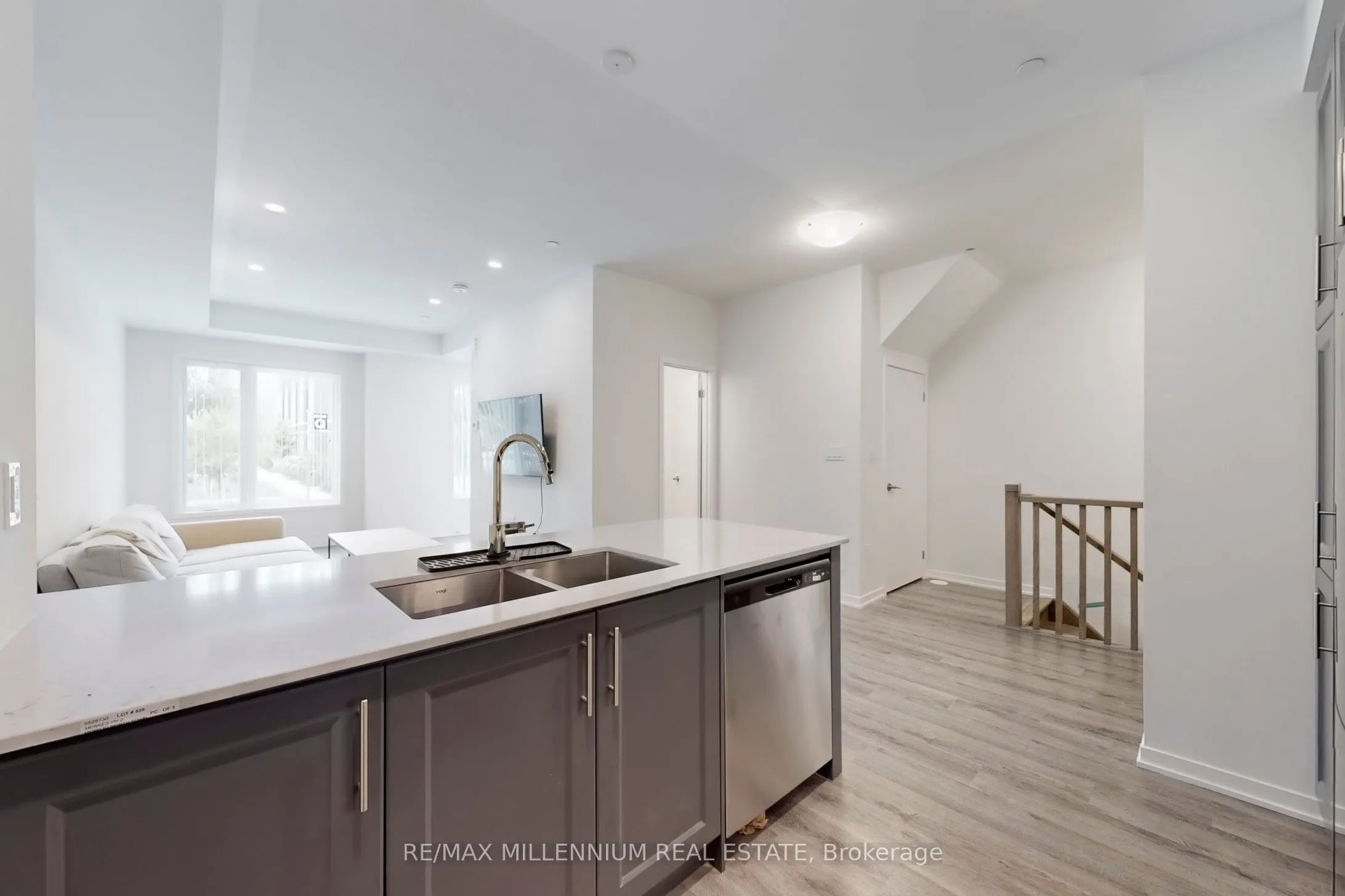 100 Honeycrisp Crescent, #TH 350