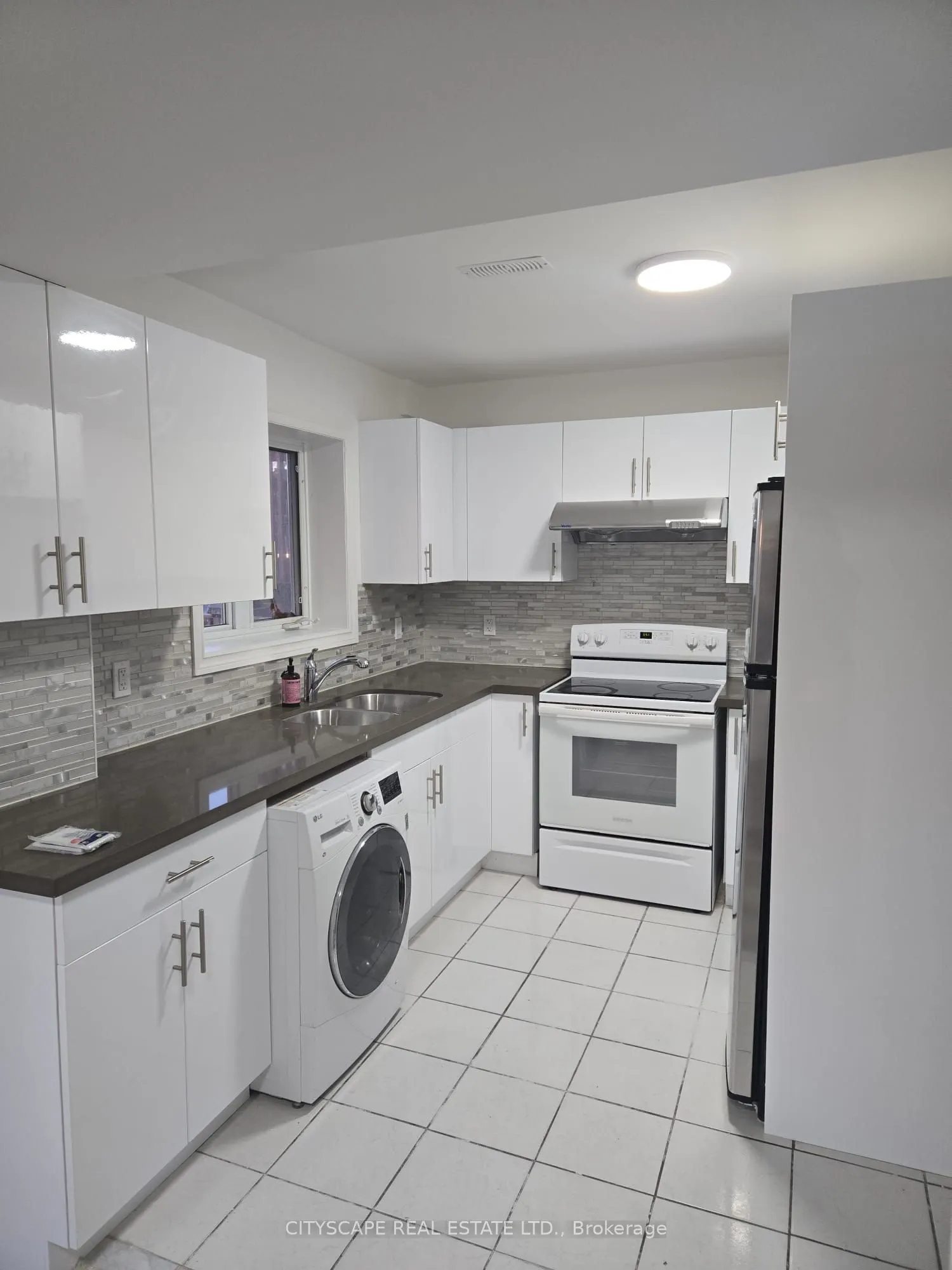 47 Eddington Place W