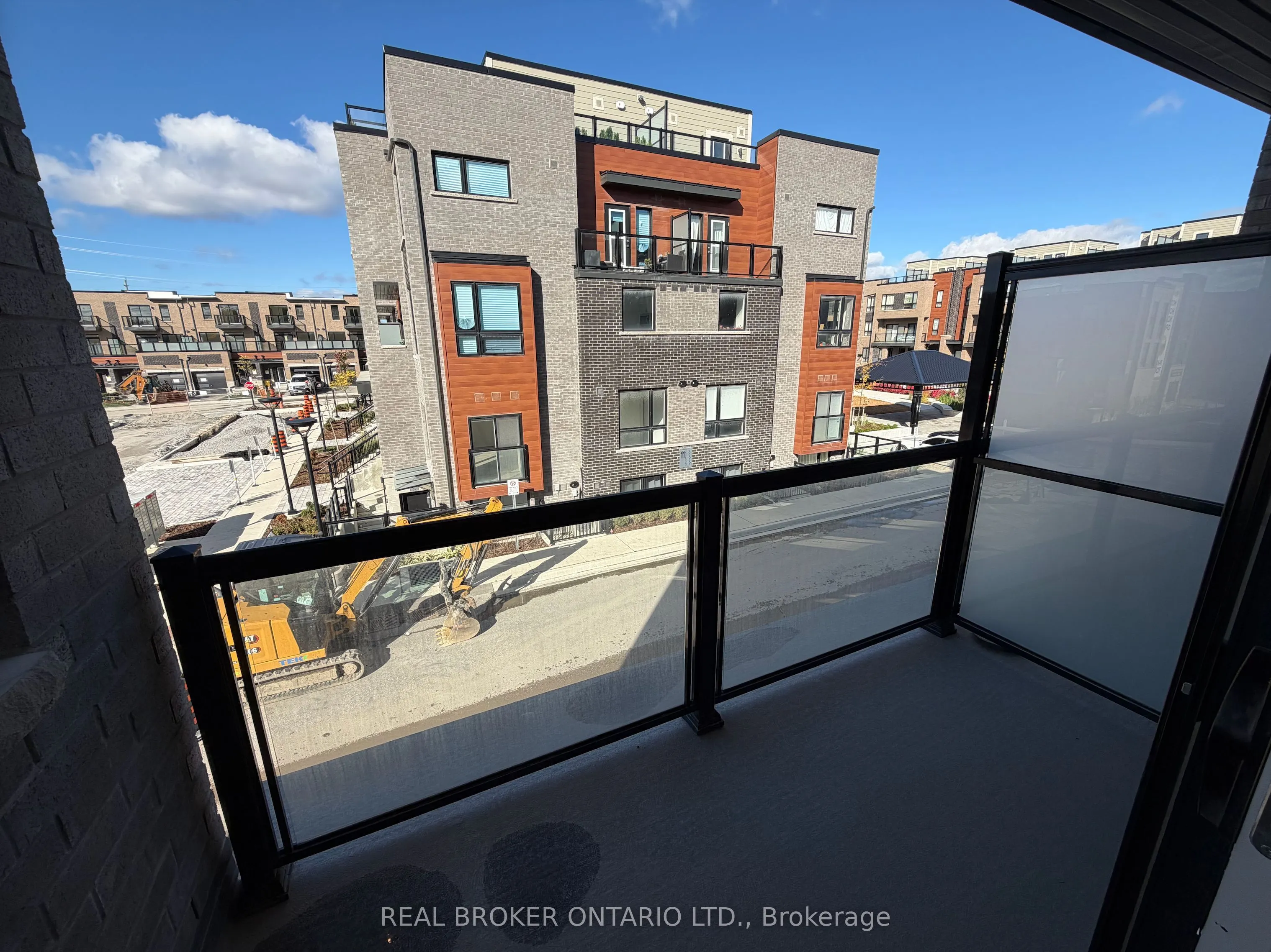 26 Lytham Green Circle, #17