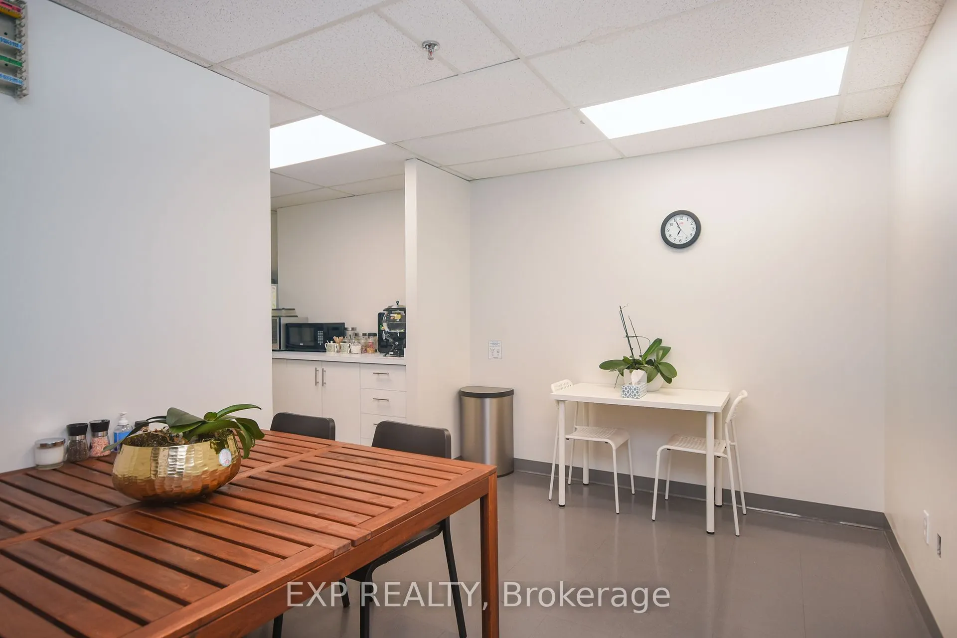 60 Granton Drive, #103 Office L