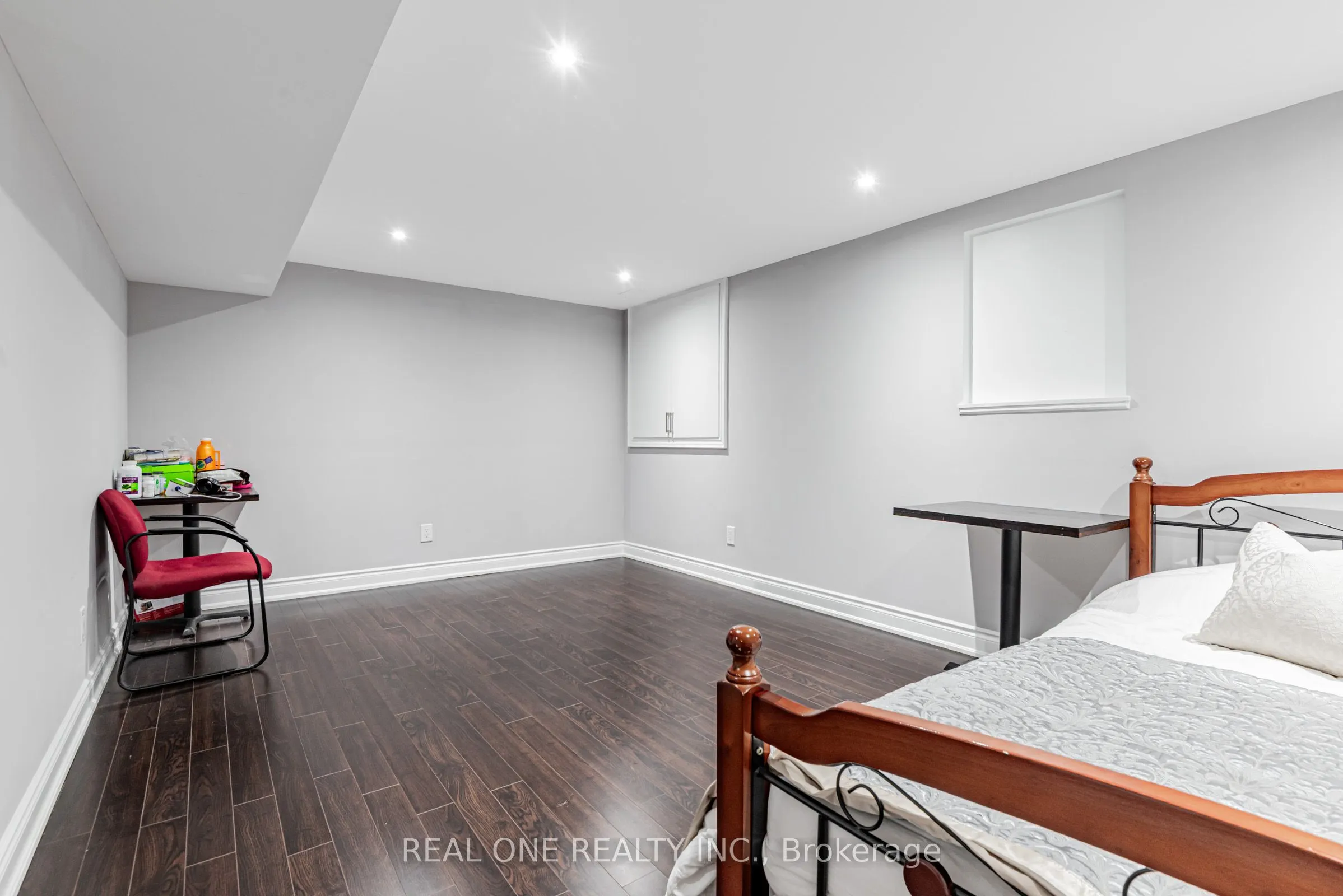 72 Cassandra Crescent