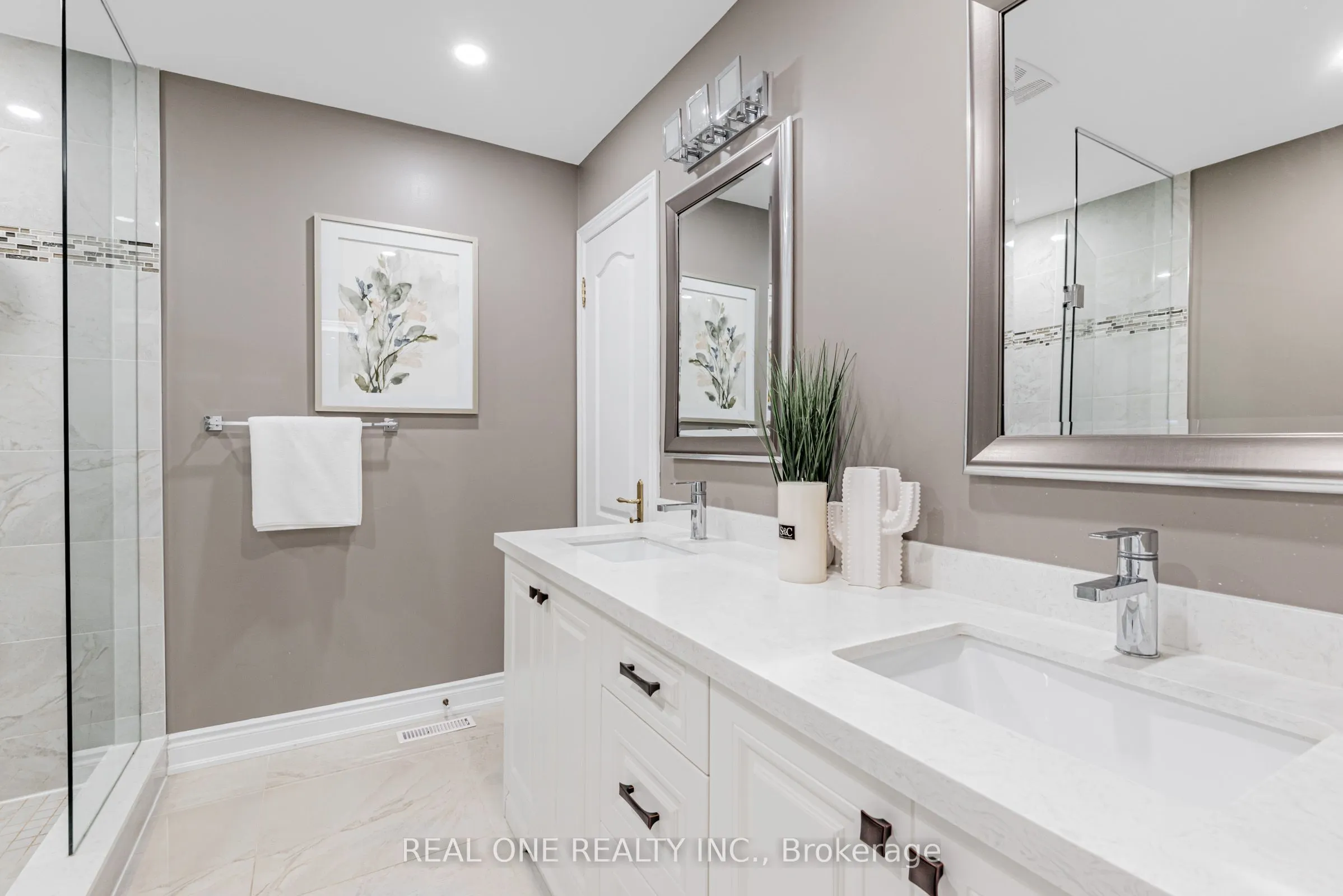 72 Cassandra Crescent