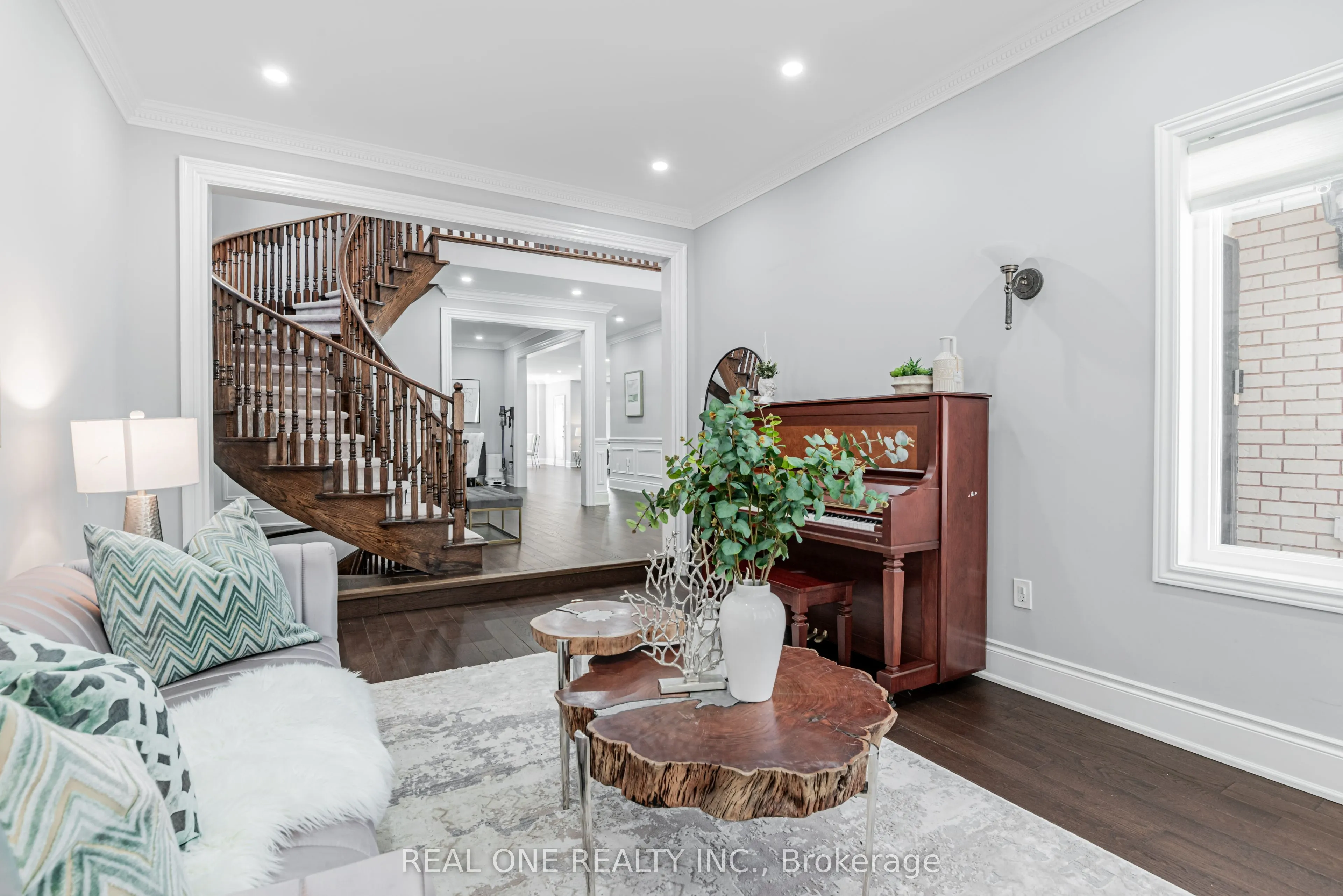 72 Cassandra Crescent