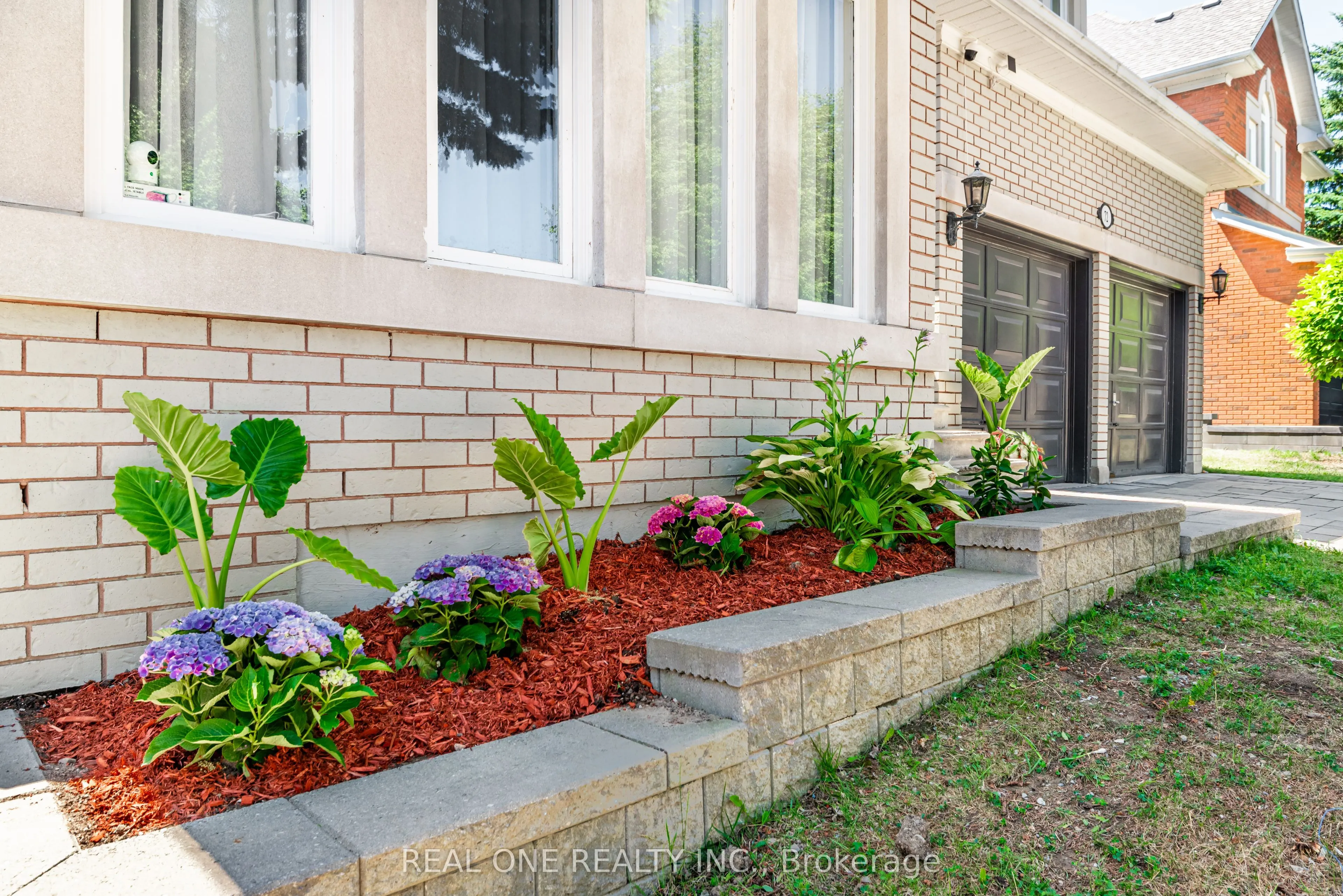 72 Cassandra Crescent