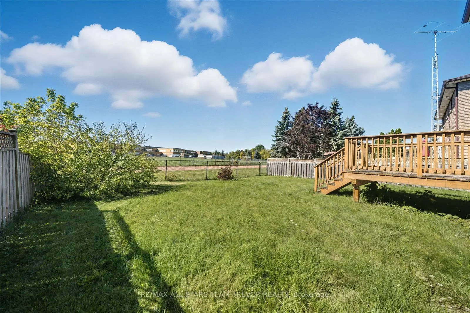 24 Oakmeadow Boulevard