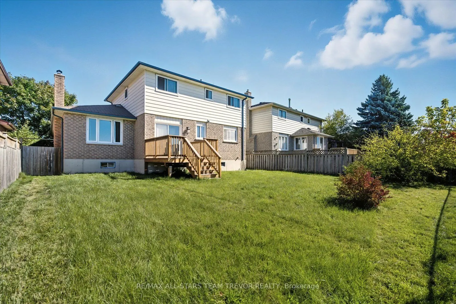 24 Oakmeadow Boulevard