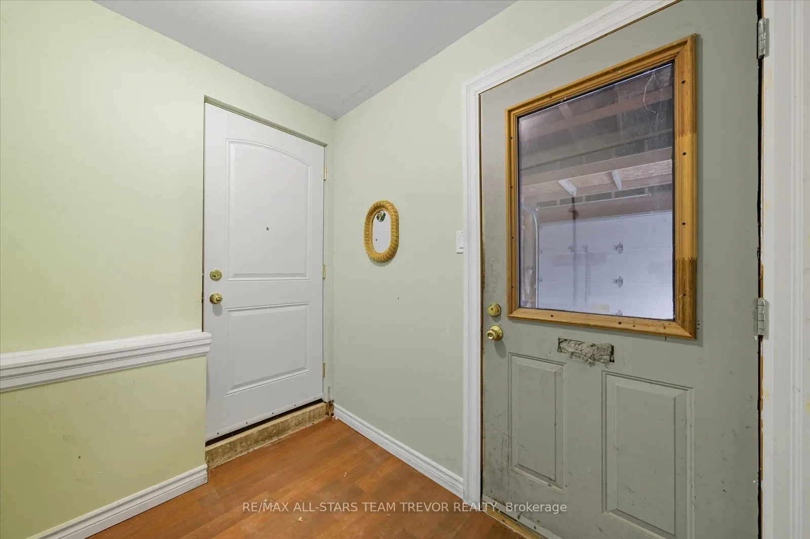 24 Oakmeadow Boulevard
