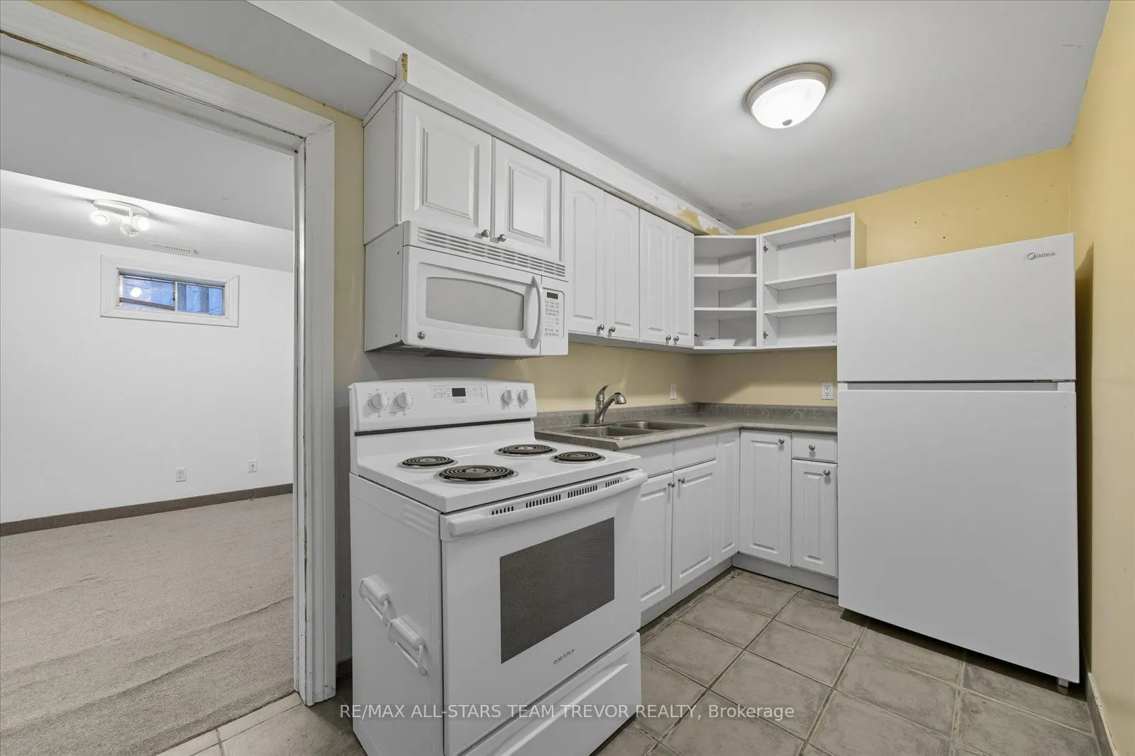 24 Oakmeadow Boulevard