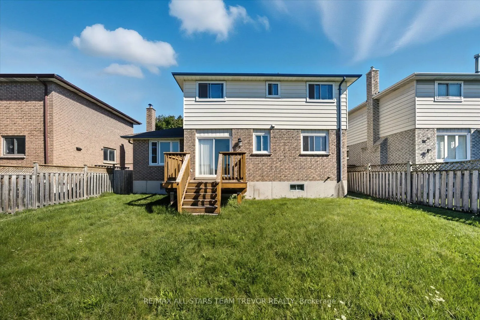 24 Oakmeadow Boulevard