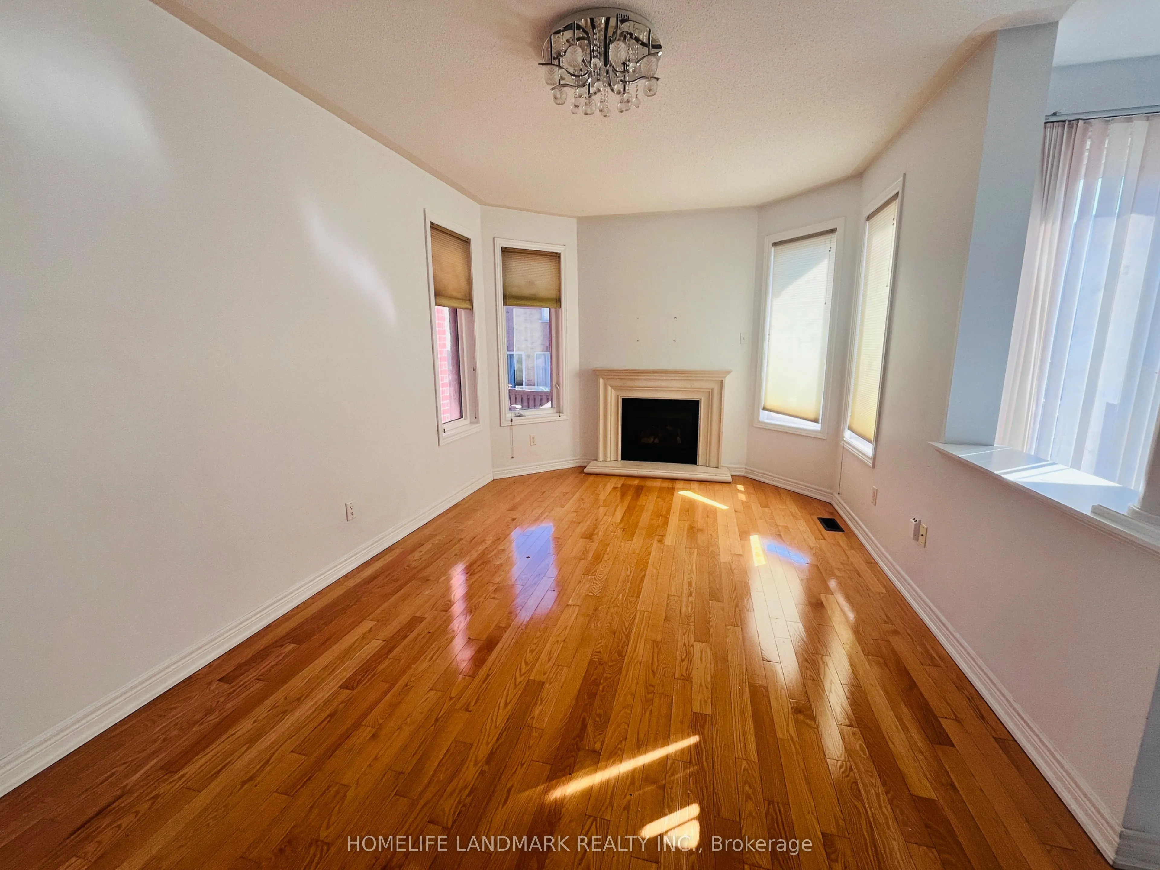 27 Thistle Avenue