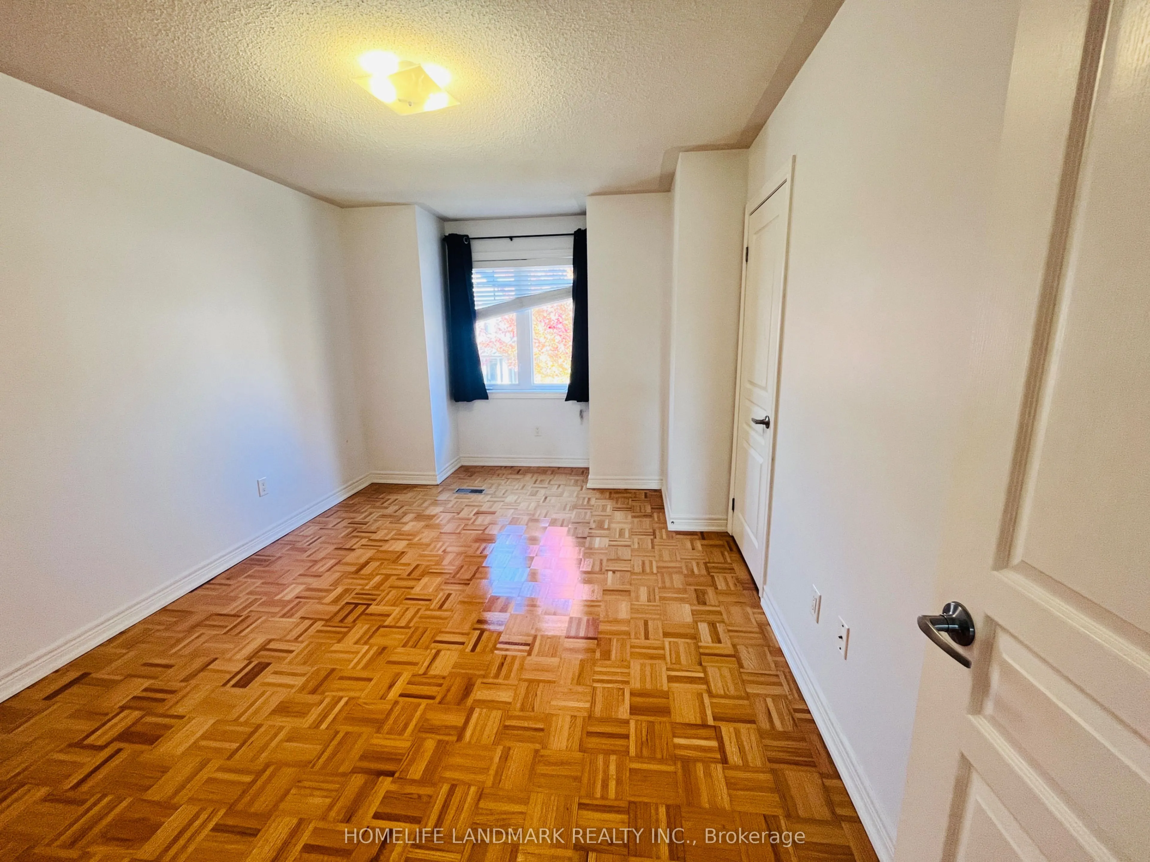 27 Thistle Avenue