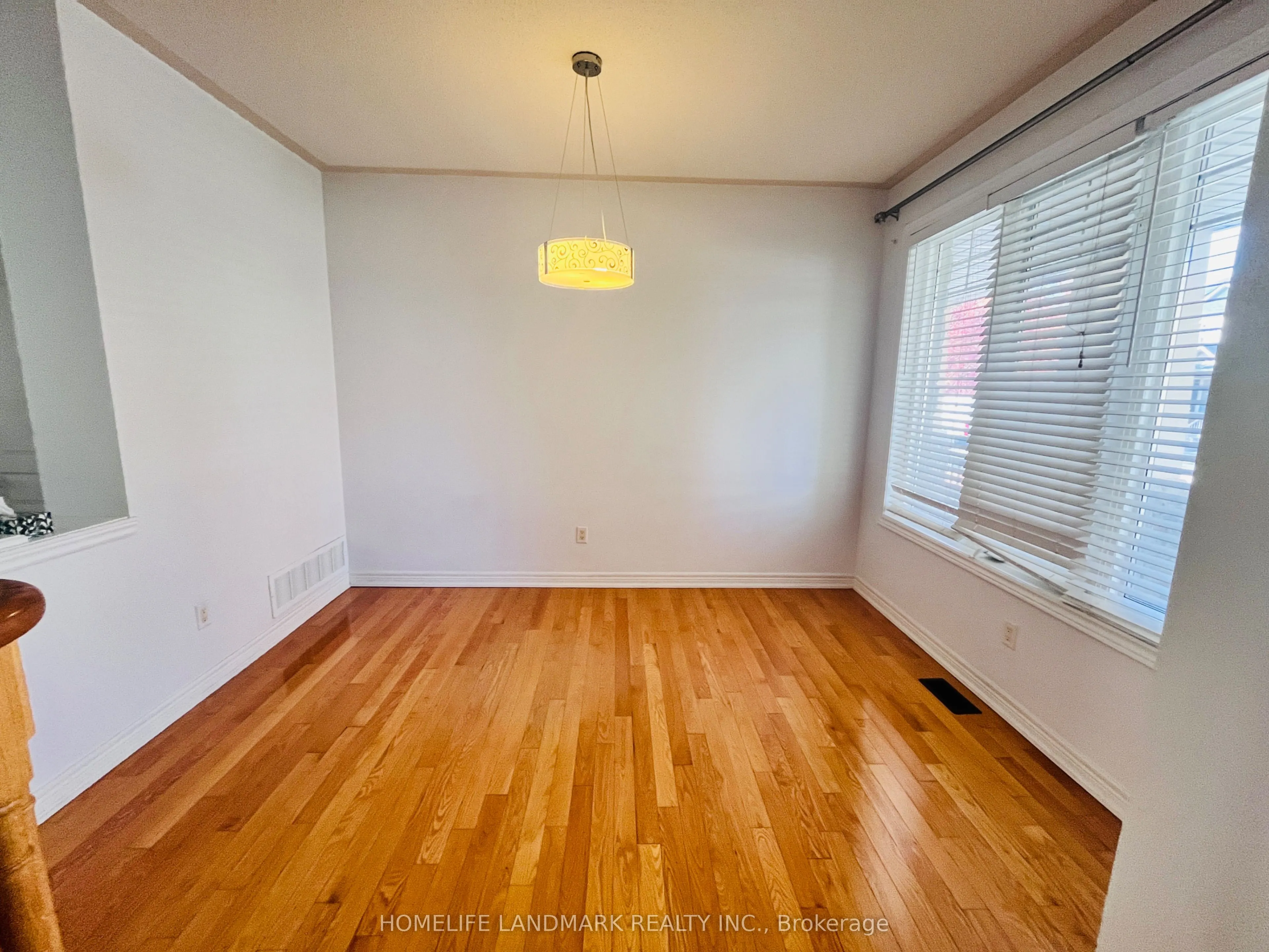 27 Thistle Avenue