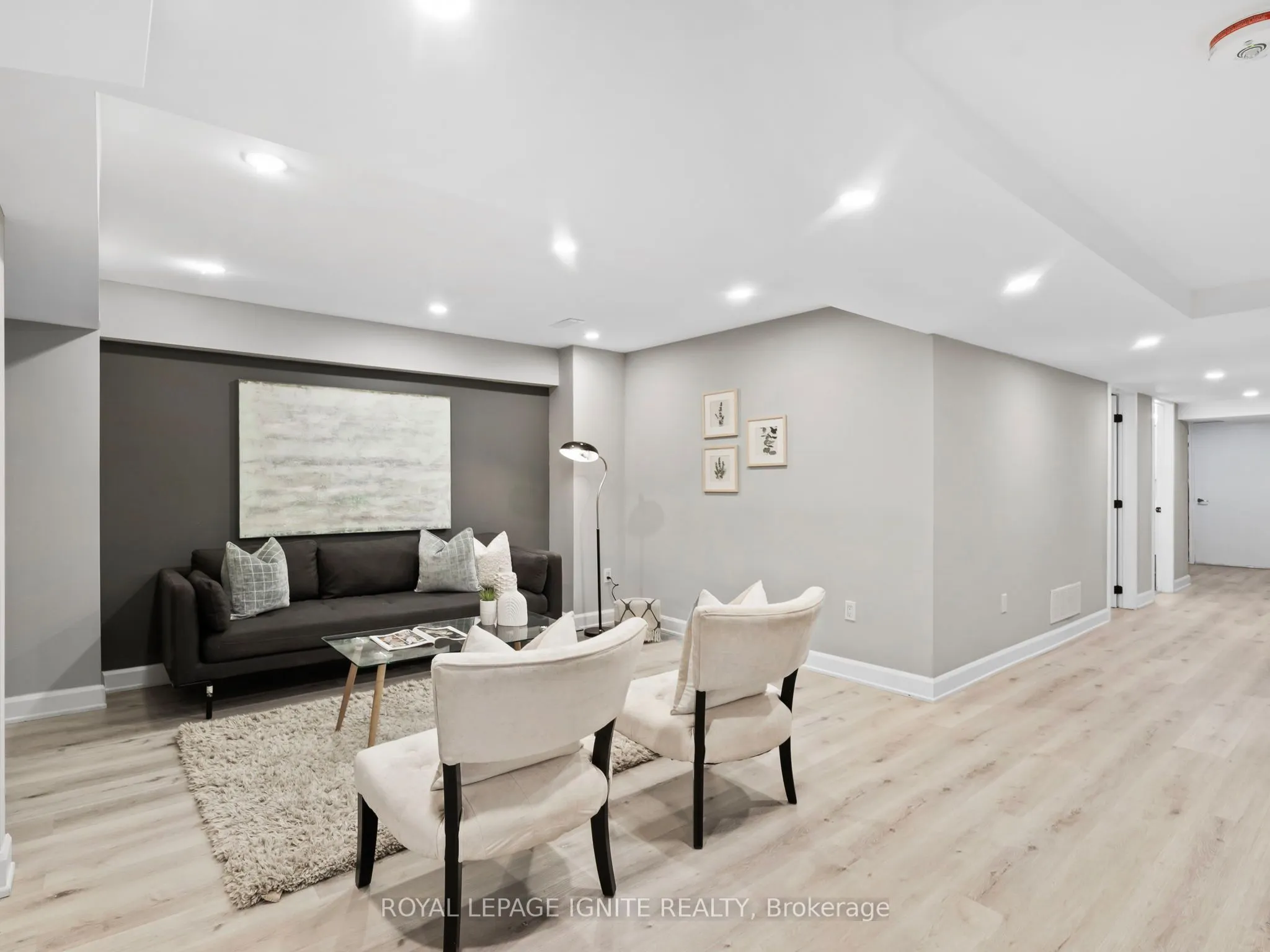 32 Lewis Avenue