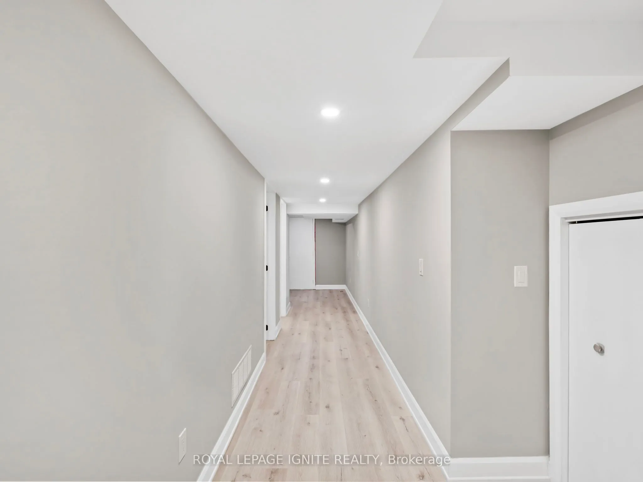 32 Lewis Avenue