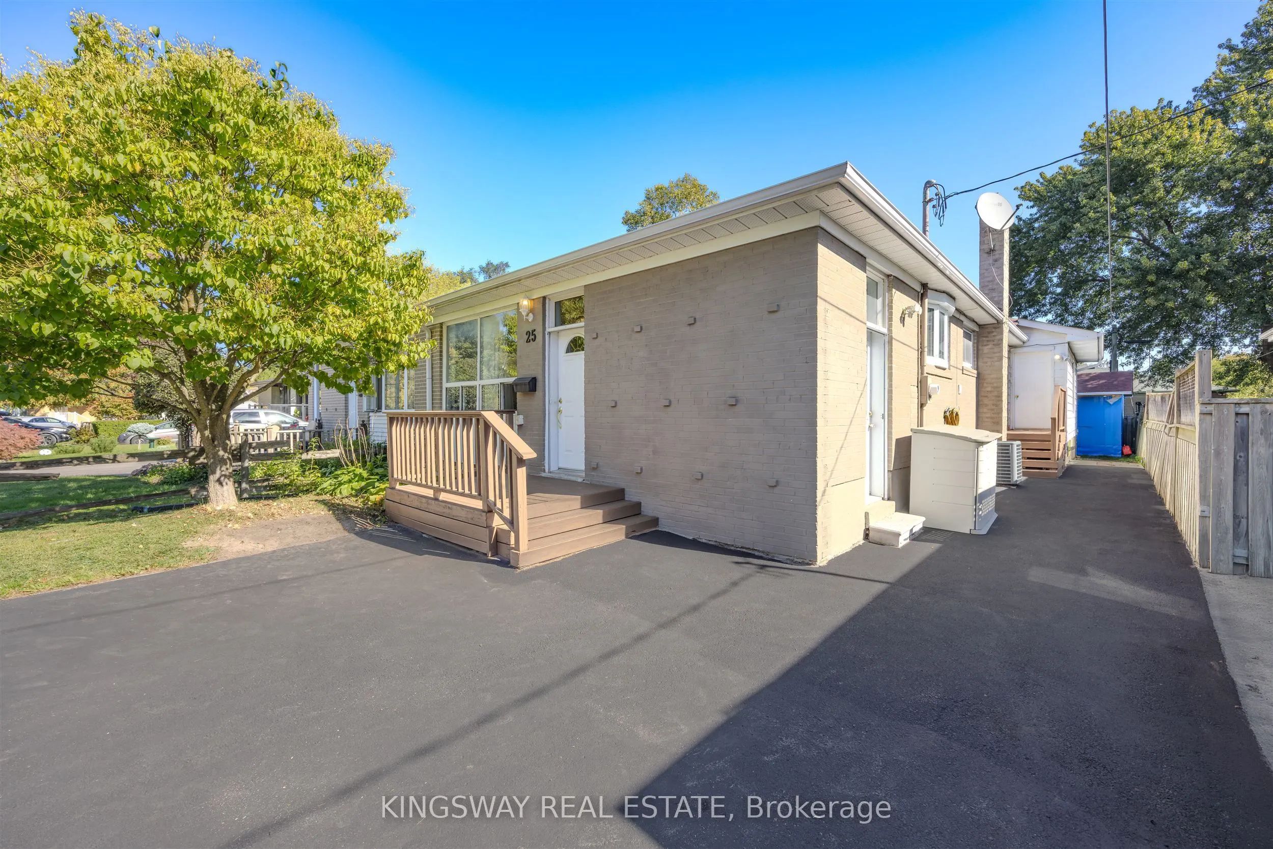 25 Bailey Crescent