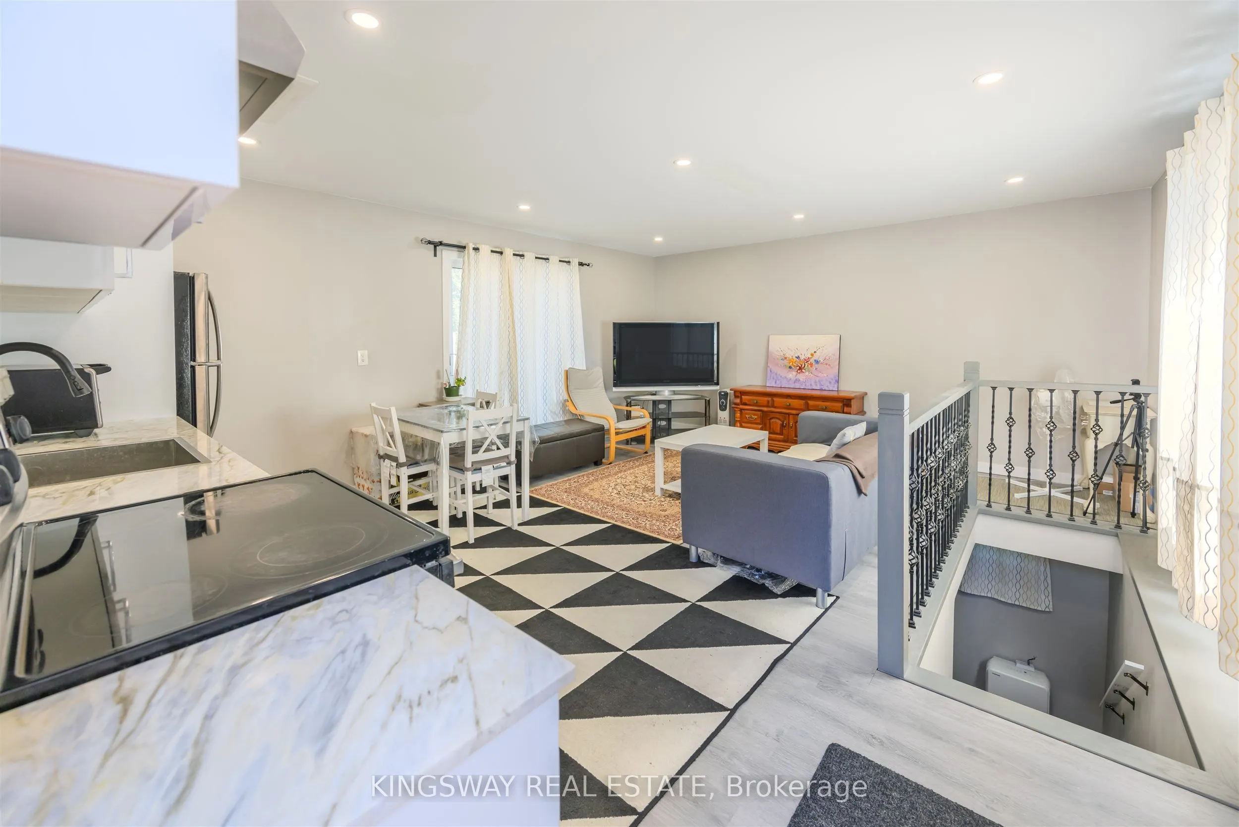 25 Bailey Crescent