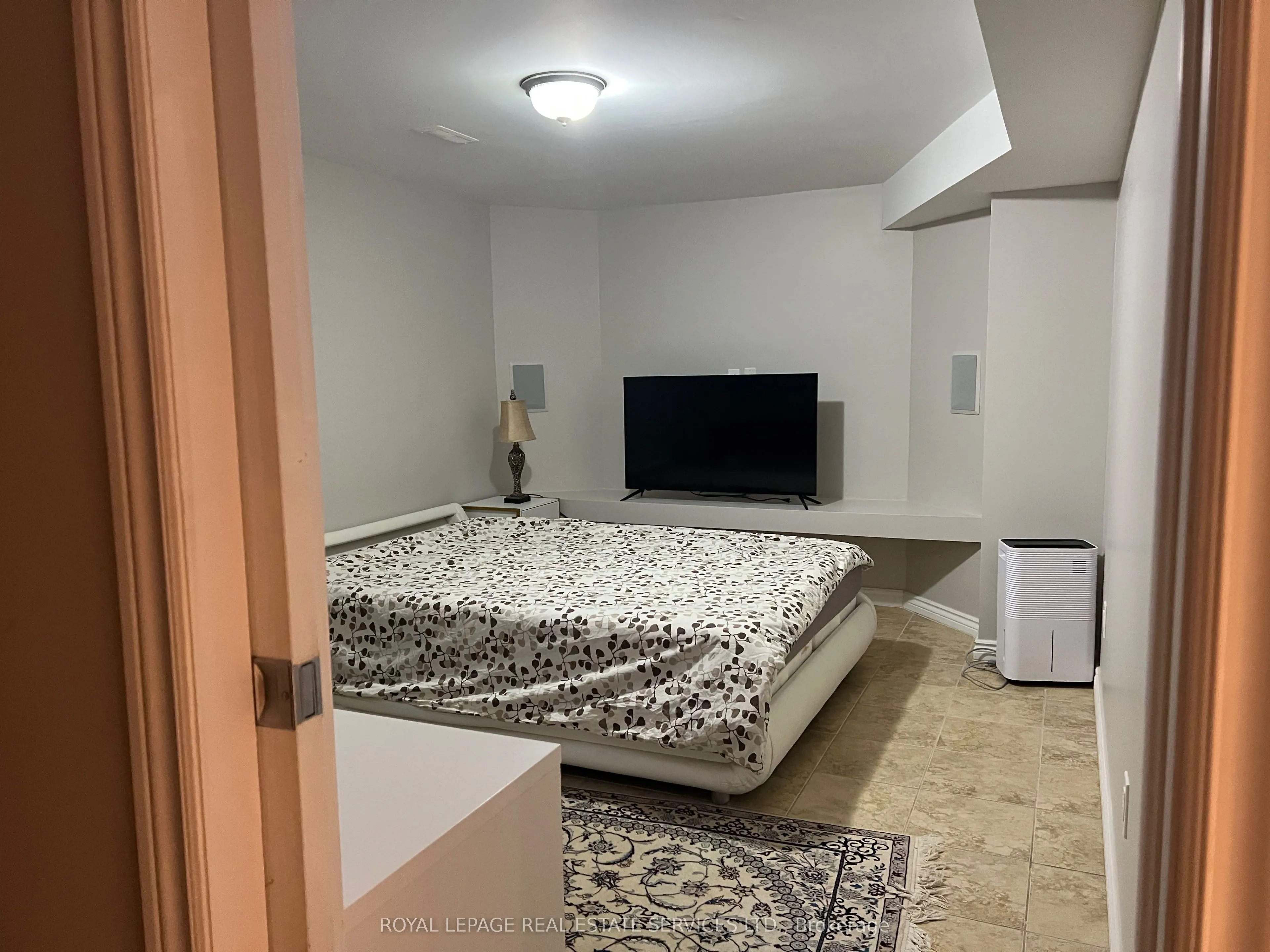 72 Silver Oaks Boulevard, #Lower