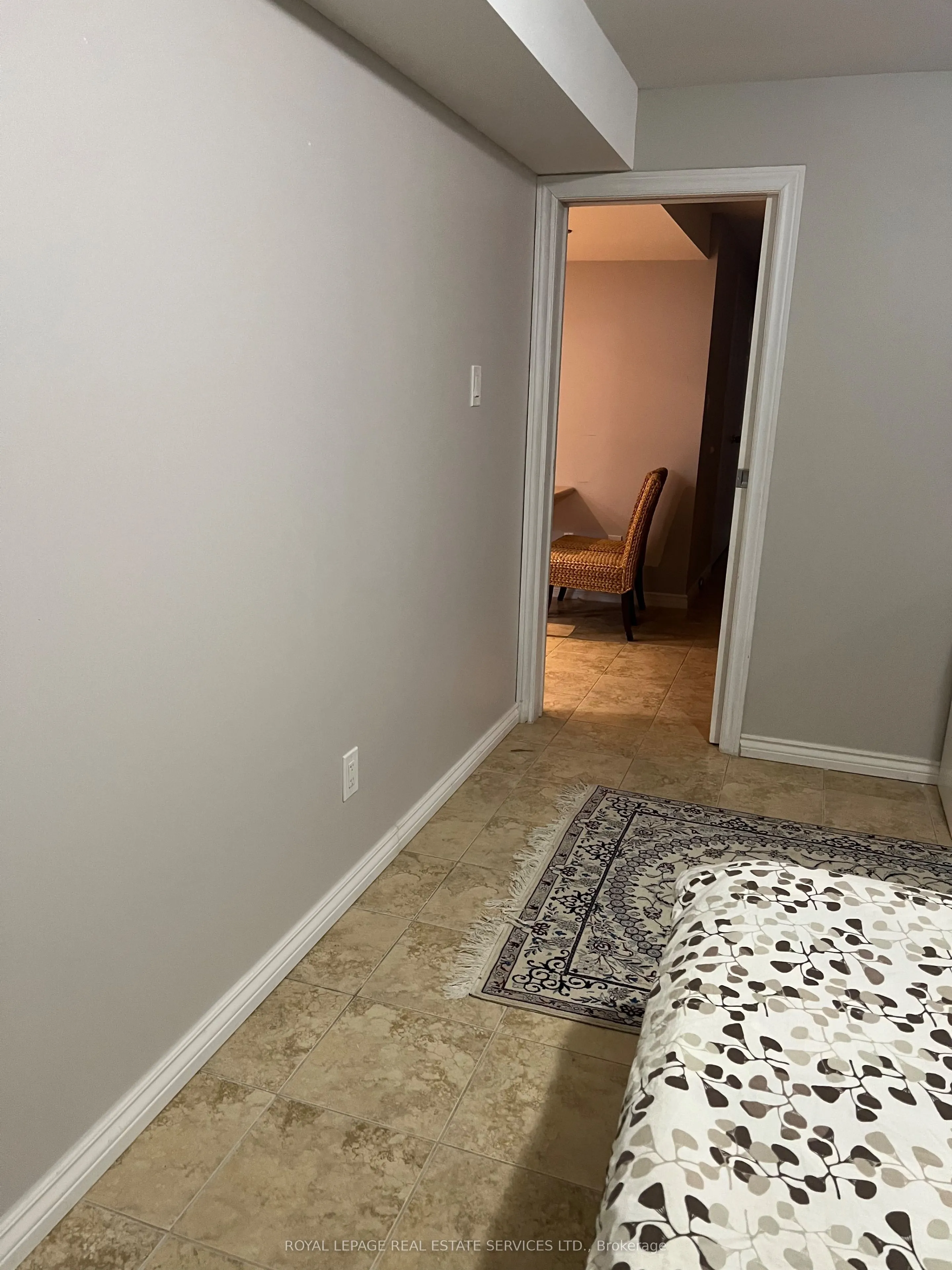 72 Silver Oaks Boulevard, #Lower