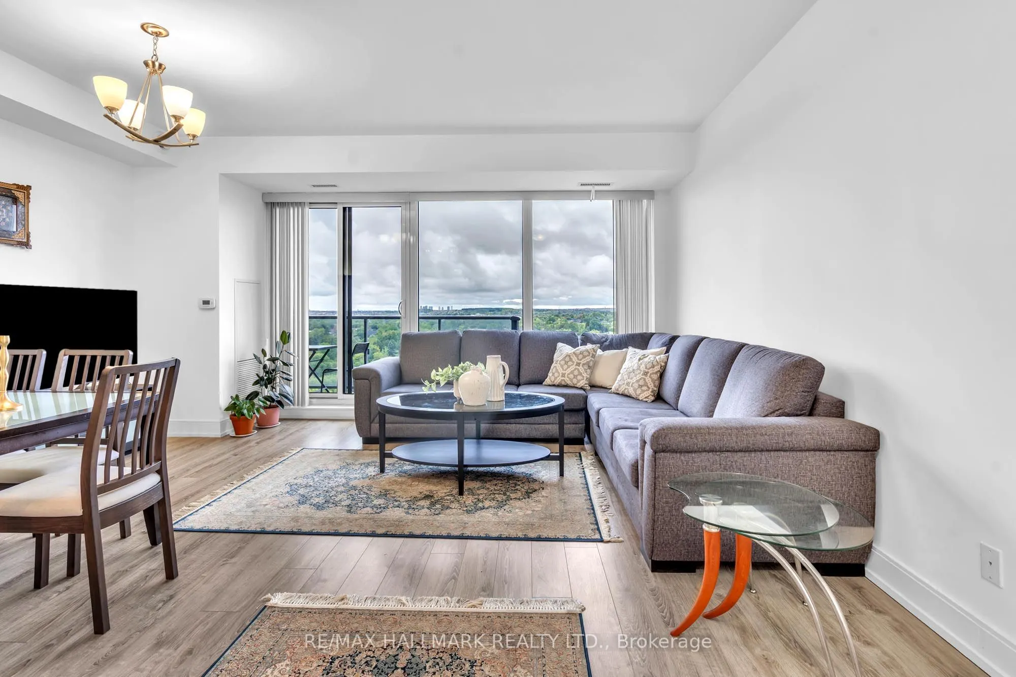9608 Yonge Street, #1609A