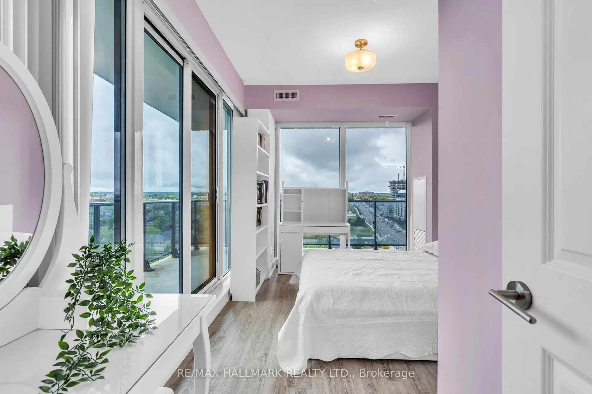 9608 Yonge Street, #1609A